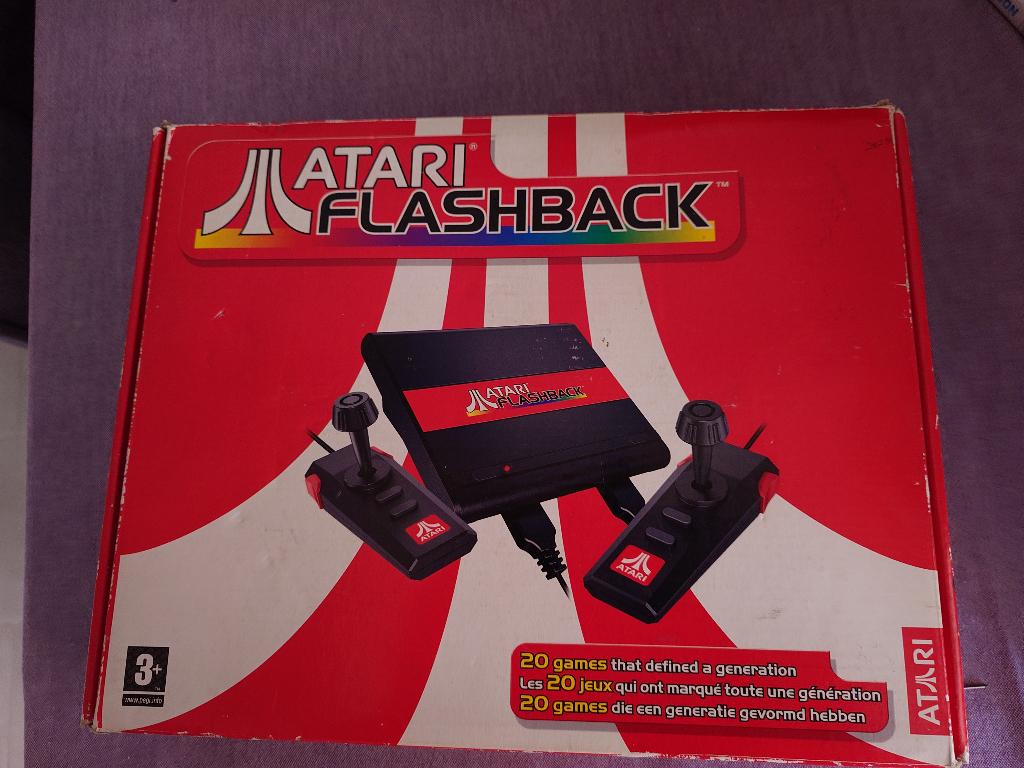 Atari flashback, Spelcomputers en Games, Spelcomputers | Atari, Ophalen of Verzenden, Zo goed als nieuw, Met 2 controllers, Atari 7800 of Flashback