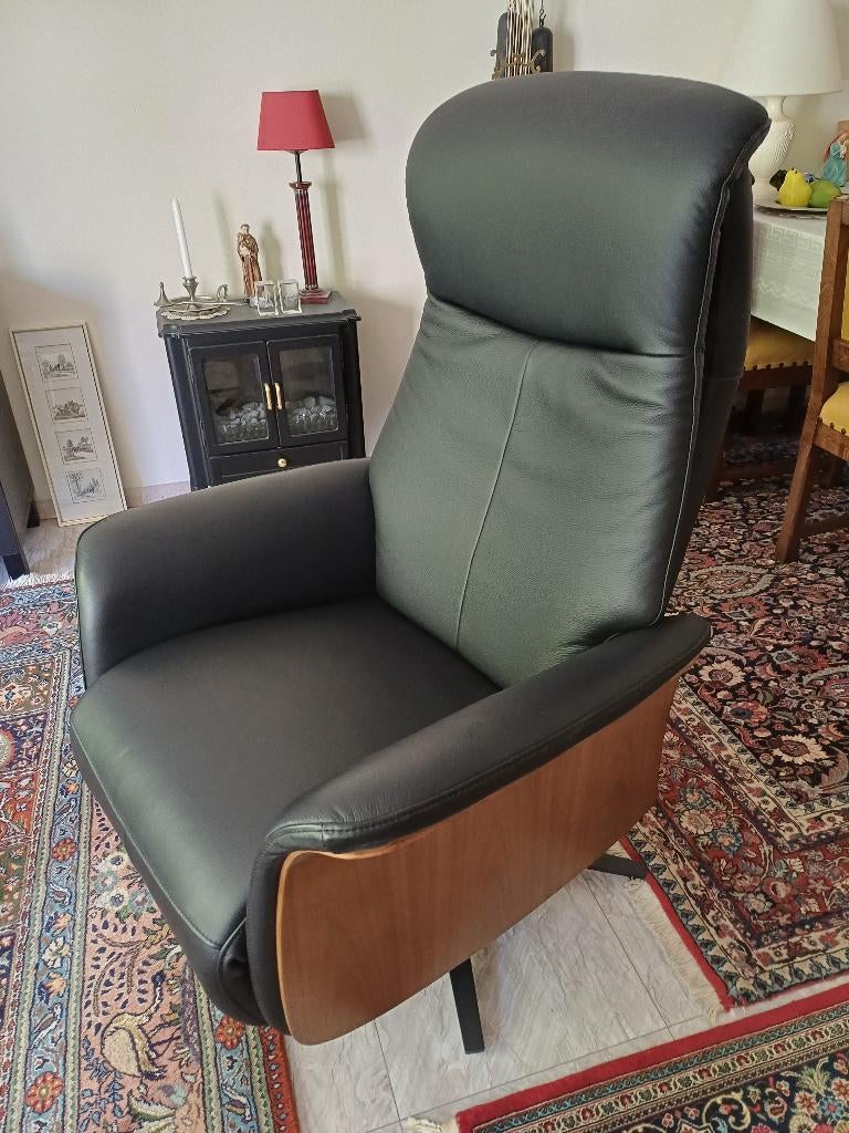 Zwartlederen relaxfauteuil electrisch verstelbaar, Huis en Inrichting, Ophalen, Zo goed als nieuw, 75 tot 100 cm, Leer