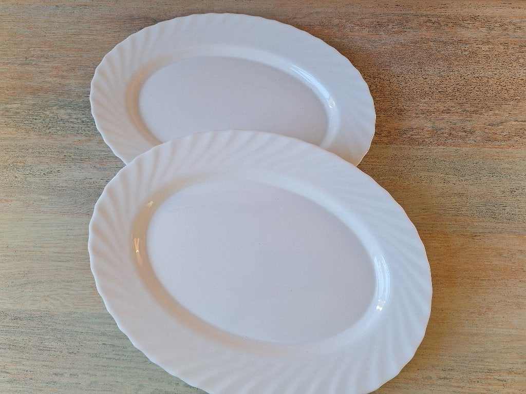 2 Arcoroc Trianon Ovale Opaal Fontein Schalen, Ophalen