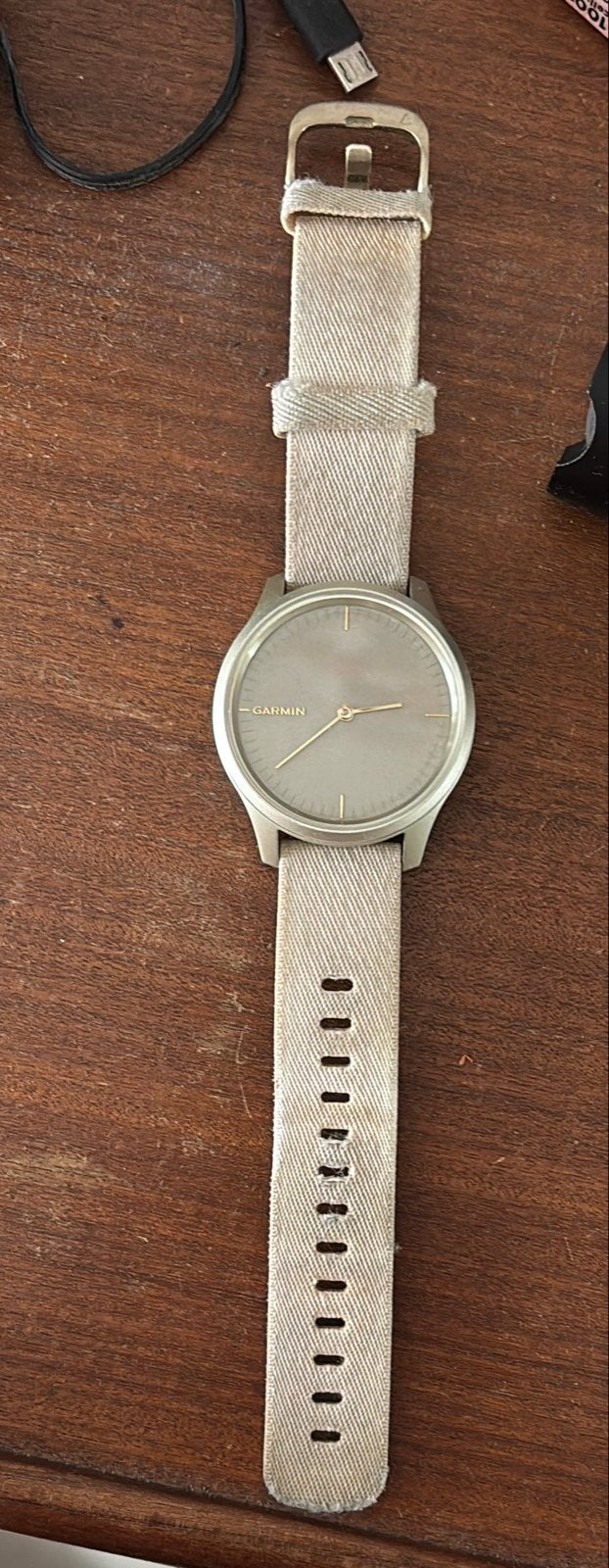 Garmin vívomove Style (Zachtgoud) - Krasvrij glas & Compleet, Ophalen of Verzenden, Waterdicht, Gebruikt