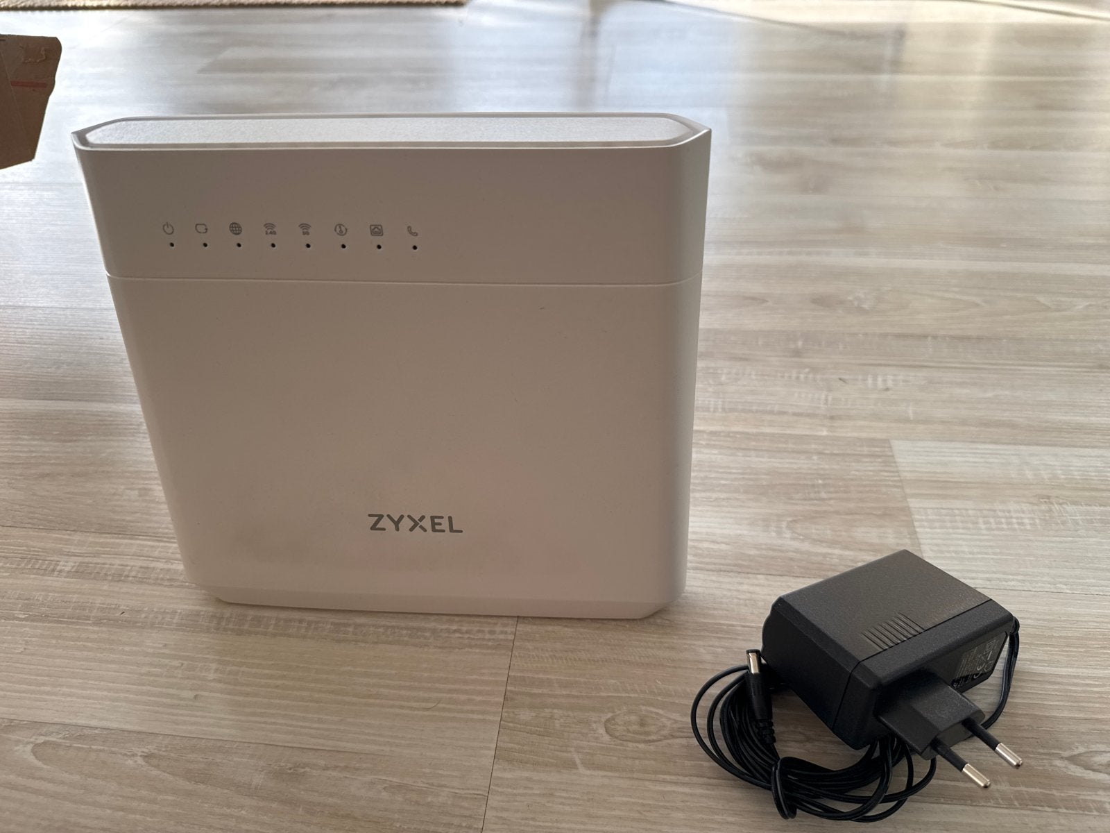 Zyxel Router met modem - Zo goed als nieuw, Computers en Software, Ophalen of Verzenden, Zo goed als nieuw, Router met modem