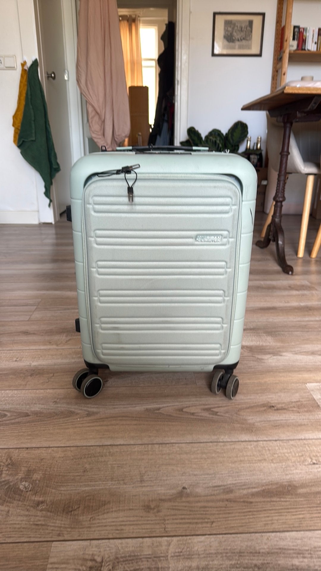 American Tourister koffer, Sieraden, Tassen en Uiterlijk, Koffers, Ophalen, Zo goed als nieuw, Hard kunststof, 50 tot 60 cm