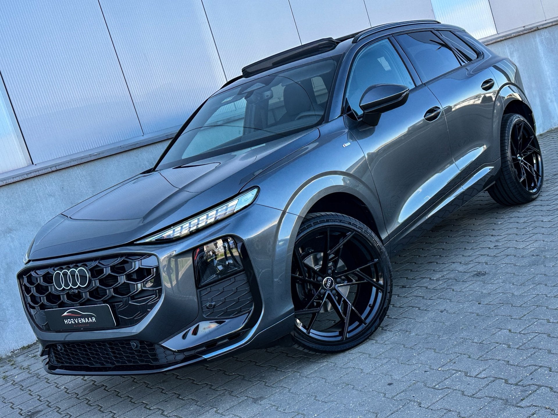 Audi Q3 35tfsi 150Pk S-line Pano Led 21Inch Competition Benz, Auto's, Audi, Automaat, Zwart, Bedrijf, BTW verrekenbaar