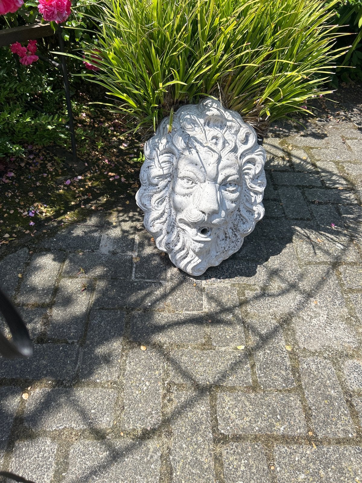 Stenen Tuinbeelden: Leeuwenkop en Kinderen op Bankje, Tuin en Terras, Ophalen, Gebruikt, Steen, Mensenbeeld