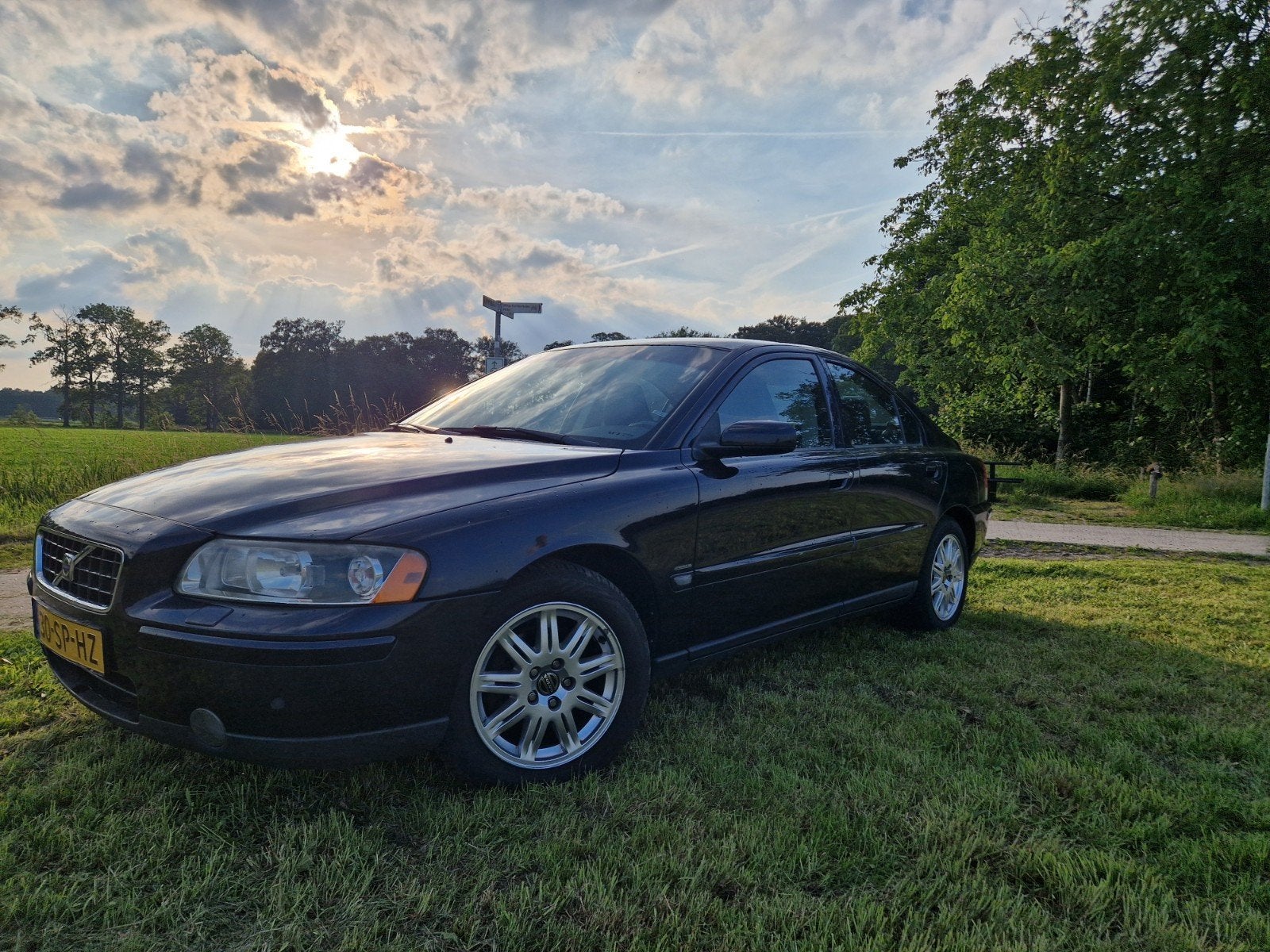 Volvo S60 2.4 140PK 2006 Blauw, Auto's, Volvo, Voorwielaandrijving, Zwart, Blauw, 75 €/maand
