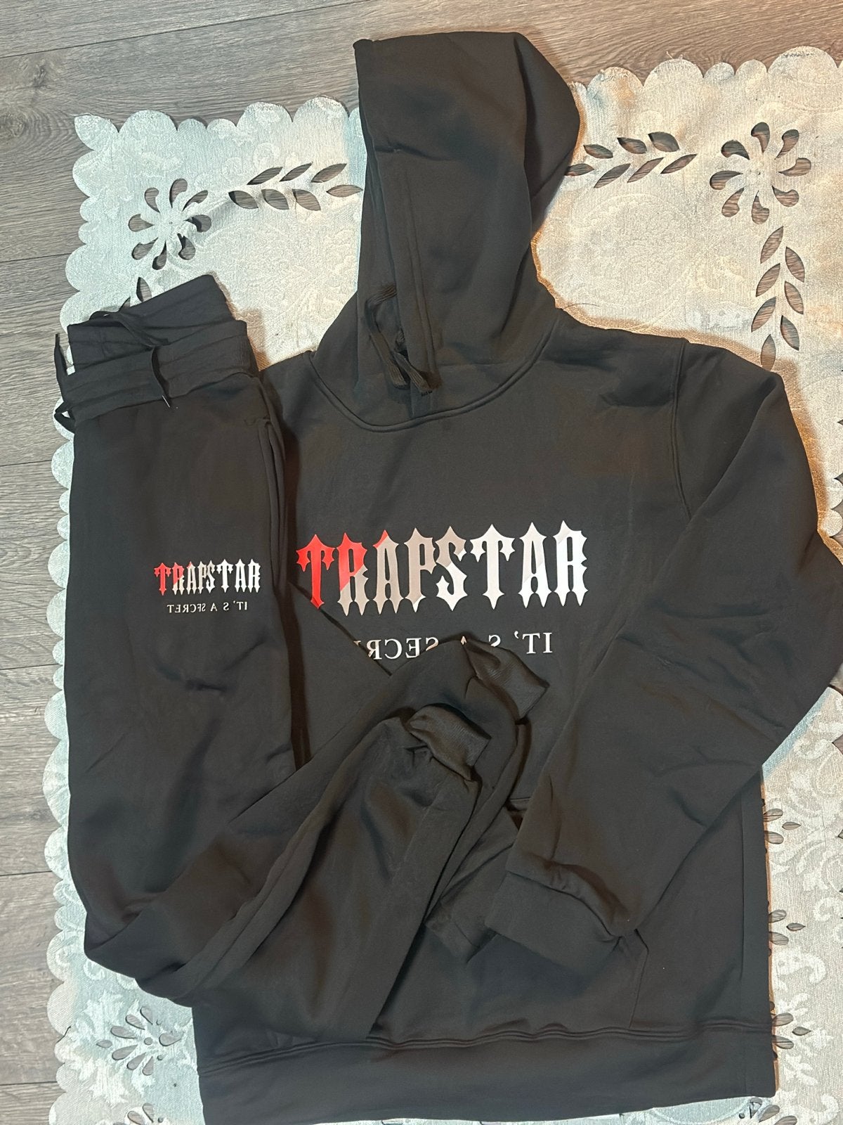 Trapstar Trainingspak Zwart - Hoodie & Joggingbroek, Ophalen of Verzenden, Zo goed als nieuw, Maat 38/40 (M), Zwart