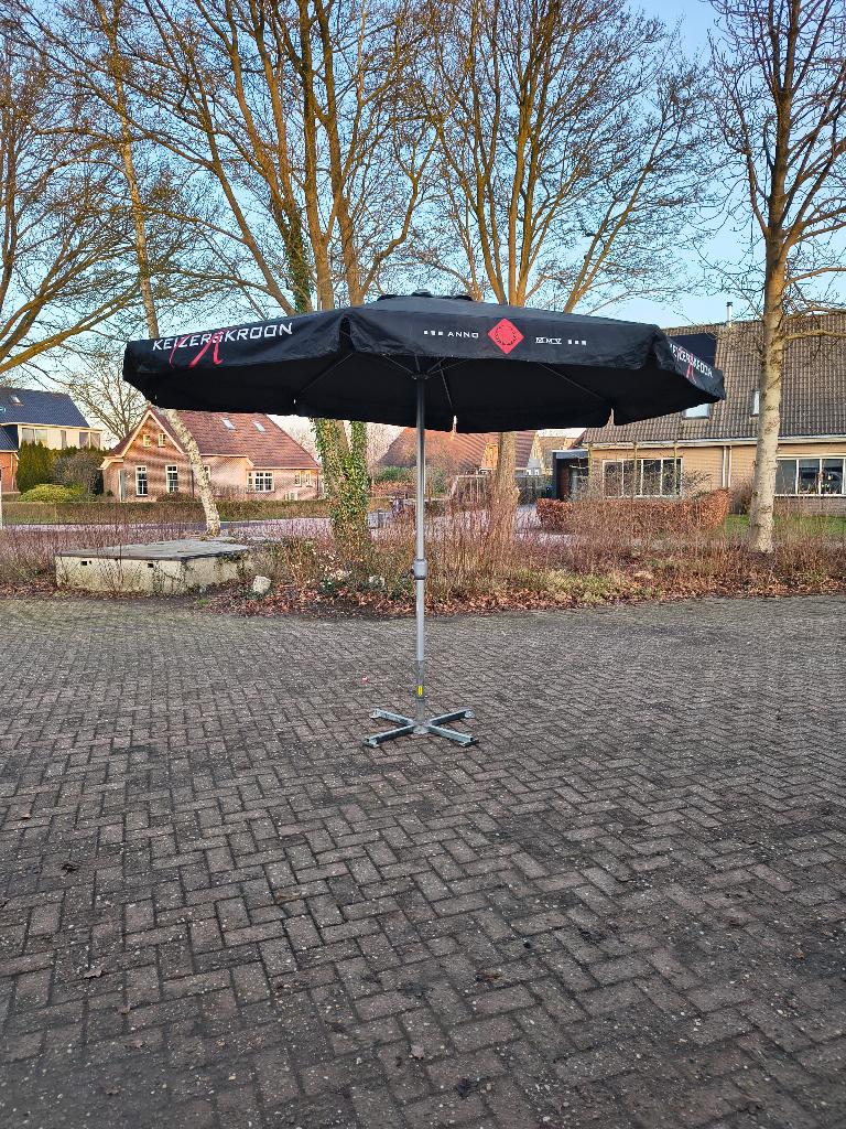2 st. parasol zwart 3,5 meter keizerskroon, Ophalen, Gebruikt, 3 tot 4 meter, Stokparasol