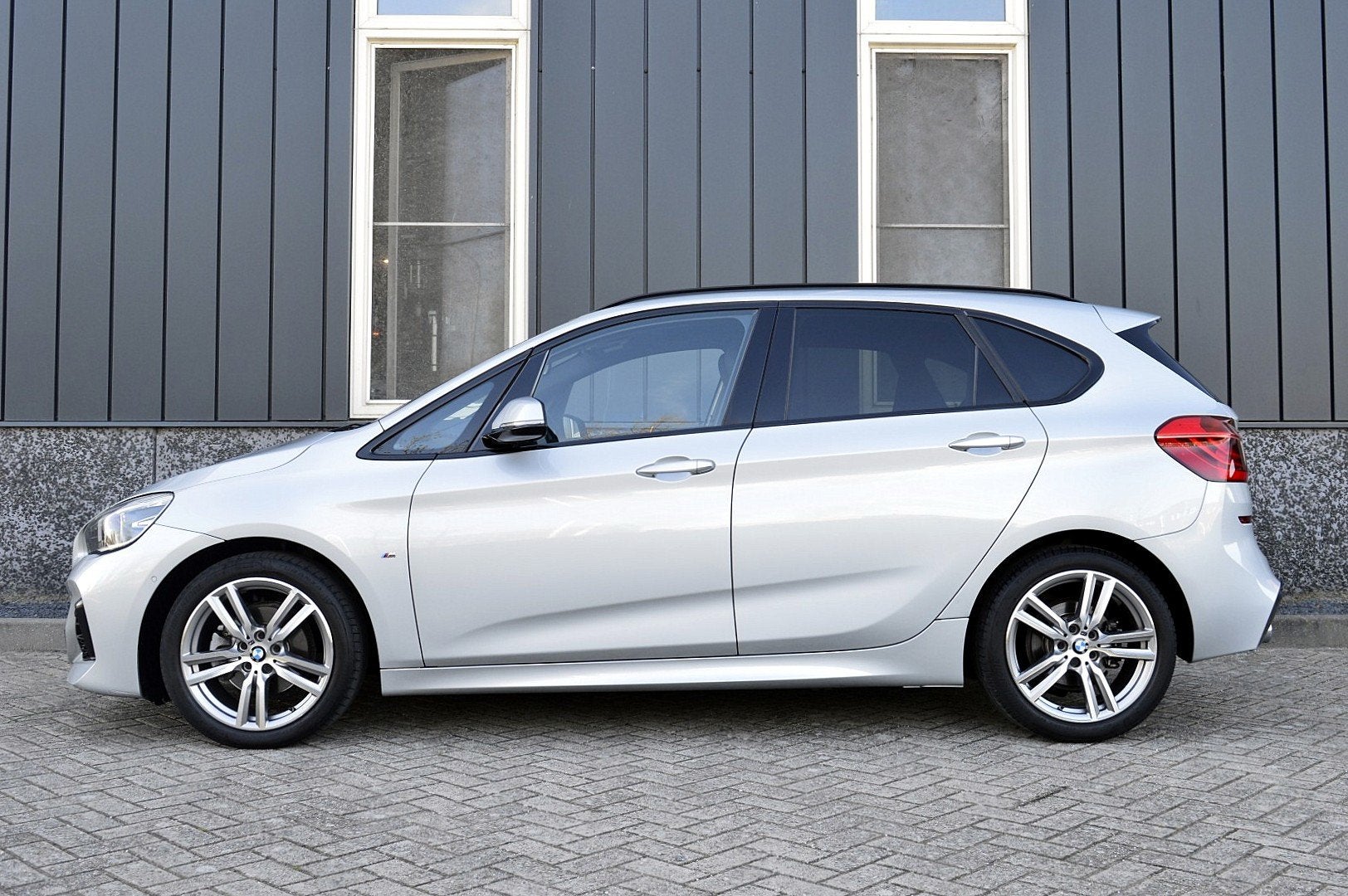 BMW 2 Serie Active Tourer 218i M-sport Rijklaarprijs-Garanti, 12 maanden, 136 pk, Gebruikt, Leder en Stof