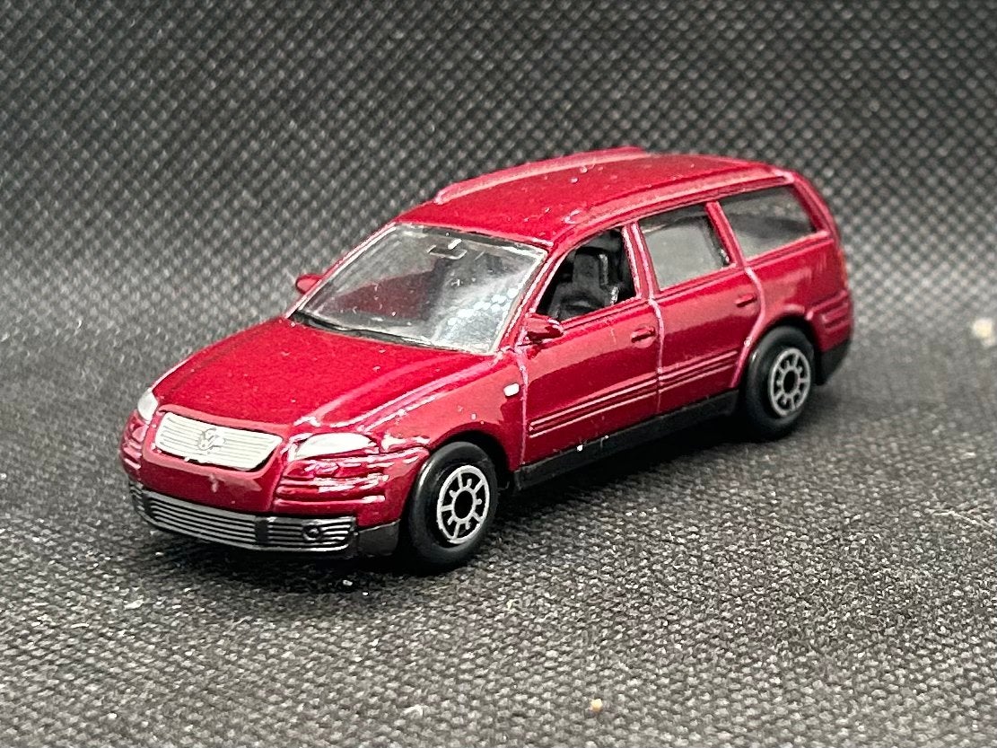Welly Volkswagen Passat Variant 1:64, Verzenden, Zo goed als nieuw, Auto