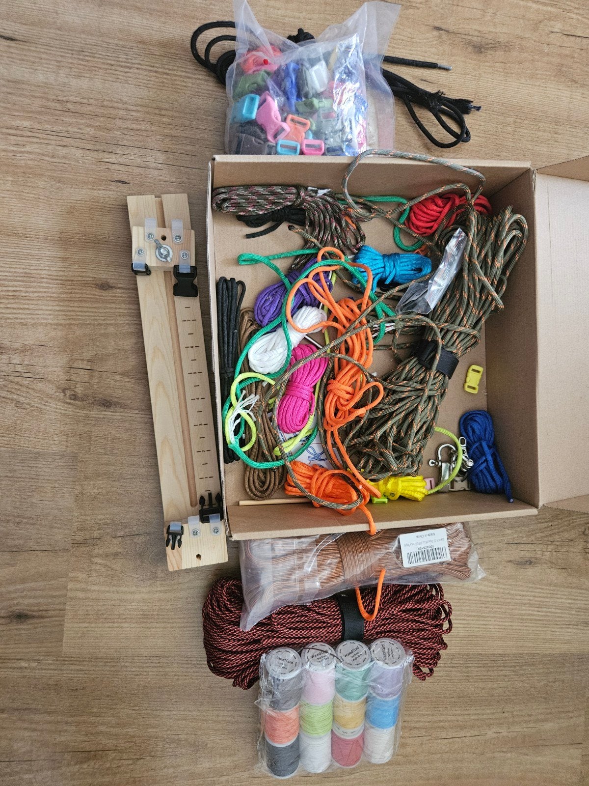 Grote Paracord Knutselset met Jig en Accessoires, Textiel, Meerkleurig, Ophalen of Verzenden, Zo goed als nieuw