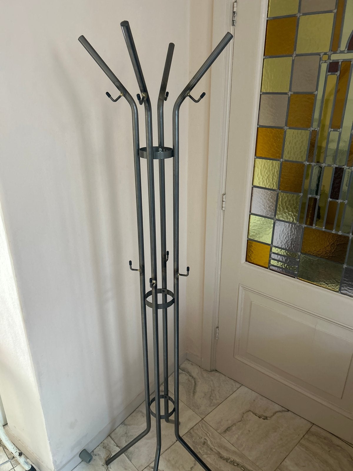 Design Metalen staande kapstok - Modern en functioneel, Gebruikt, Ophalen of Verzenden, Metaal, Staande kapstok