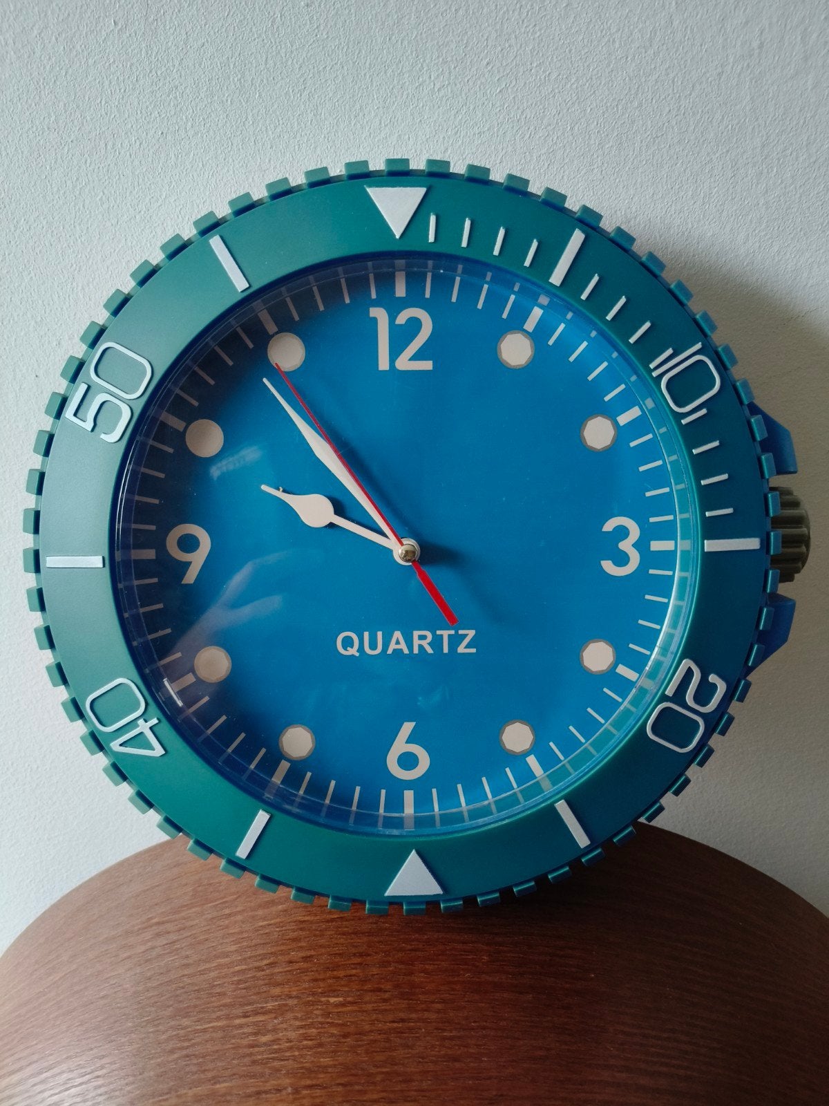 Wandklok duikhorloge stijl - Gebruikt maar werkt nog, Ophalen, Analoog, Werkt op batterijen, Blauw