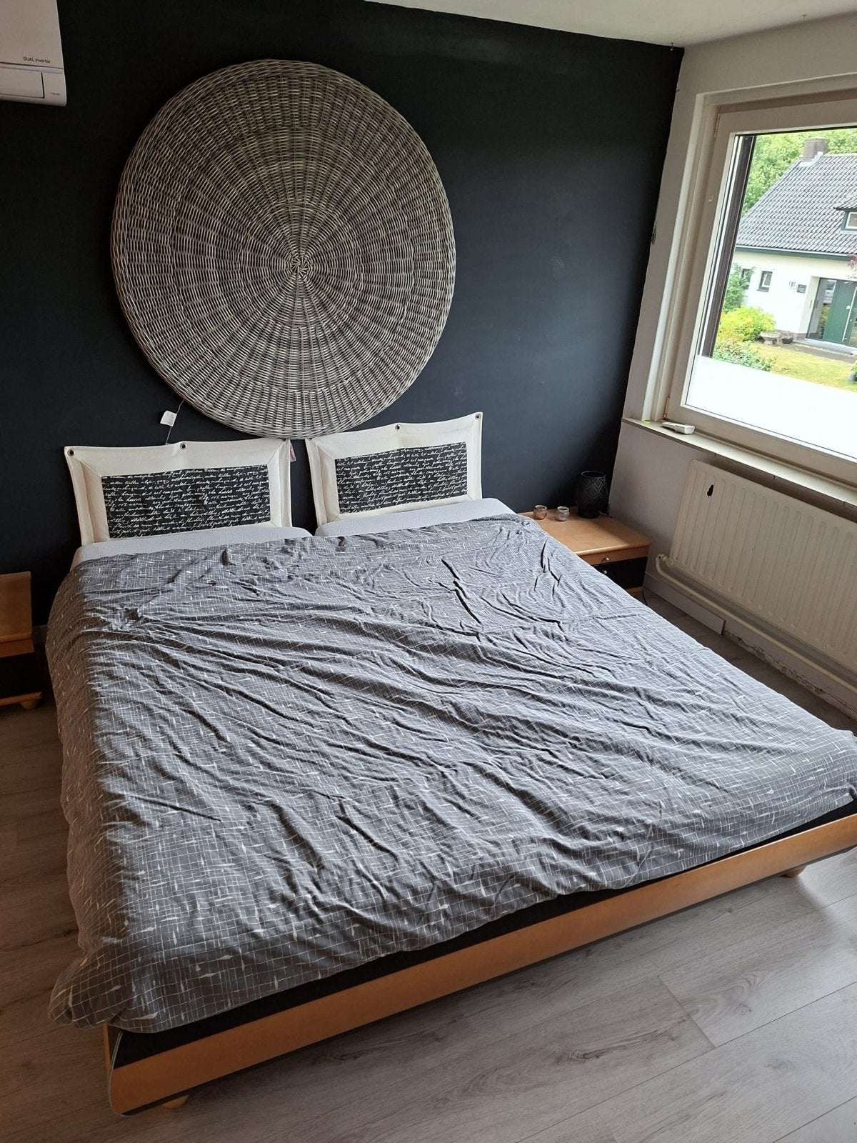 Tweepersoonsbed met verstelbare lattenbodems en kledingkast, Ophalen, Bruin, Tweepersoons, 180 cm