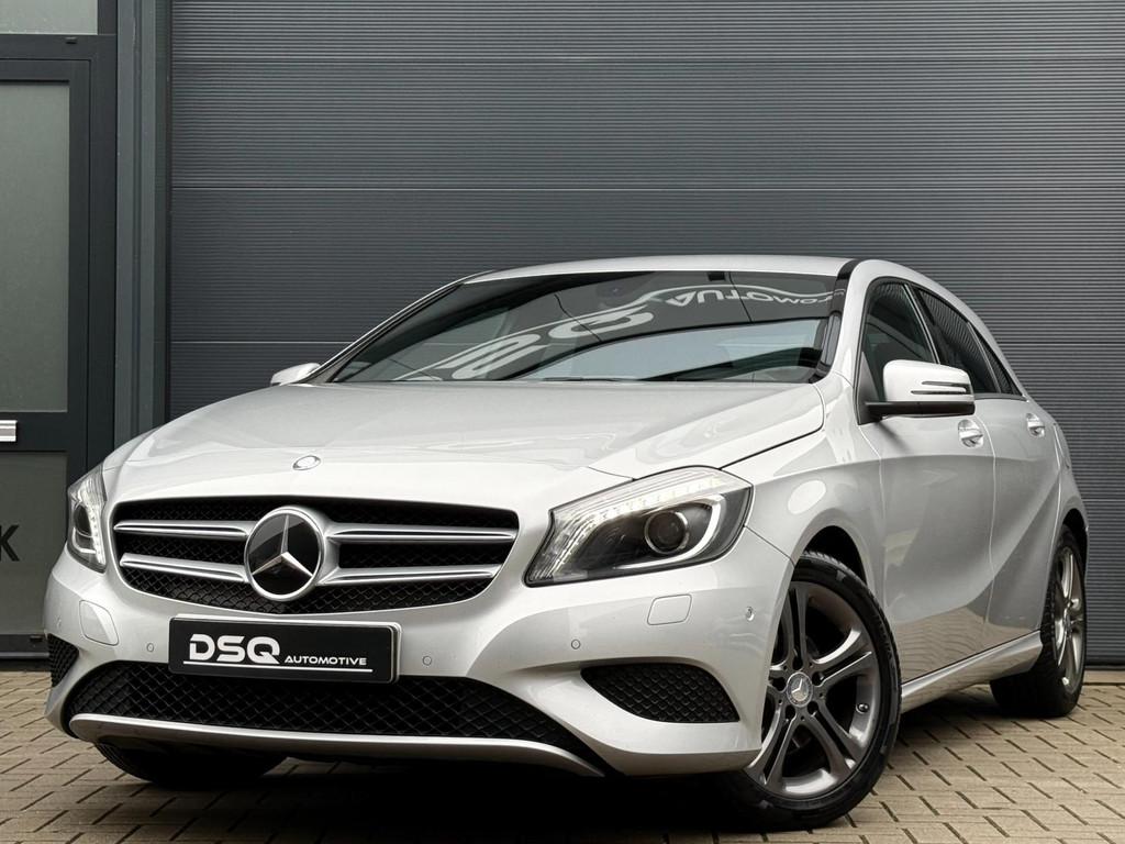 Mercedes-Benz A-klasse 180 Ambition, Auto's, Gebruikt, 4 cilinders, Bi-Xenon koplampen, Leder en Stof