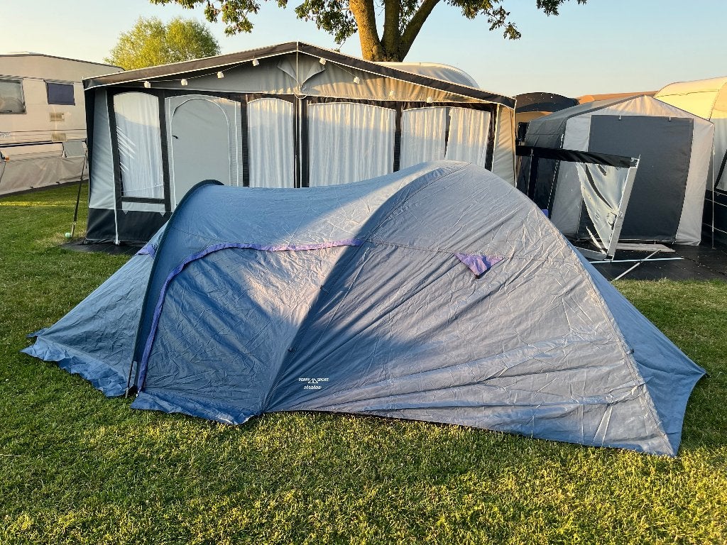 Perry Sport Stratos 3-persoons festivaltent, Caravans en Kamperen, Tenten, tot en met 3, Gebruikt, Ophalen of Verzenden