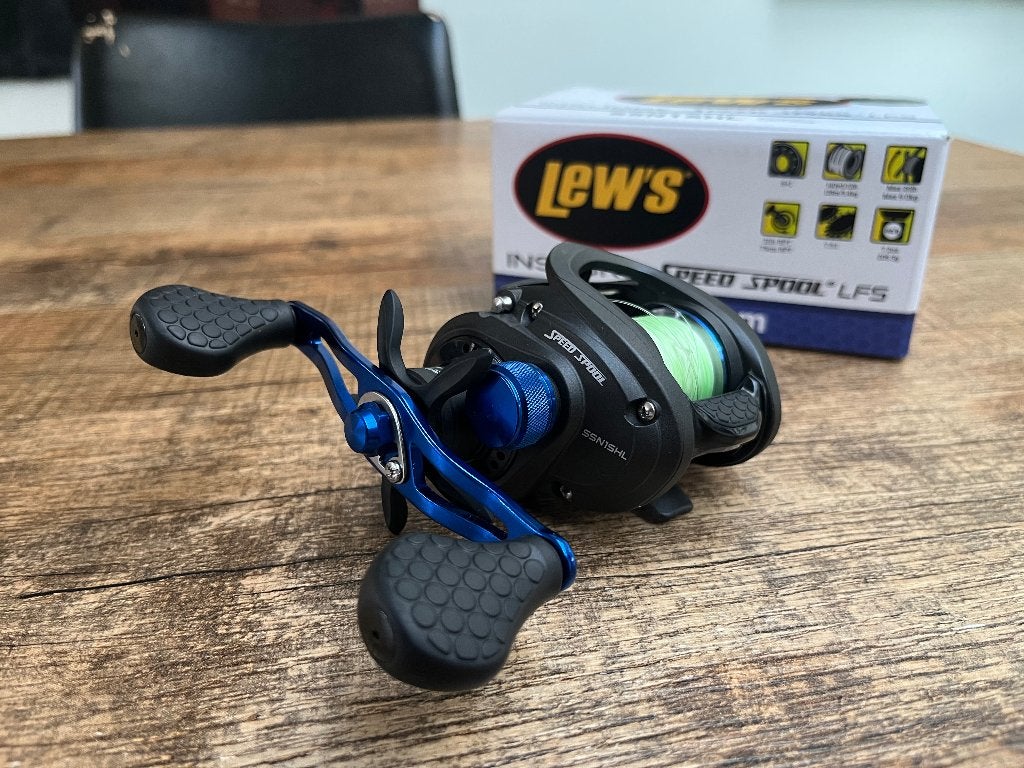 Lews Inshore Speedspool LFS inclusief lijn., Watersport en Boten, Hengelsport | Roofvissen, Ophalen of Verzenden, Zo goed als nieuw