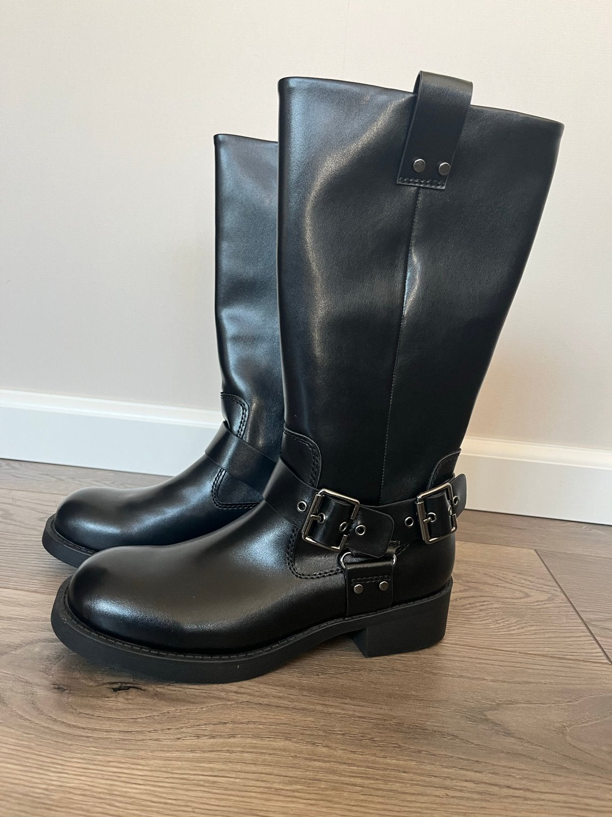 Nieuwe Zara bikerboots, zwart, maat 37, vegan leer, Ophalen of Verzenden, Nieuw, Meisje, Laarzen