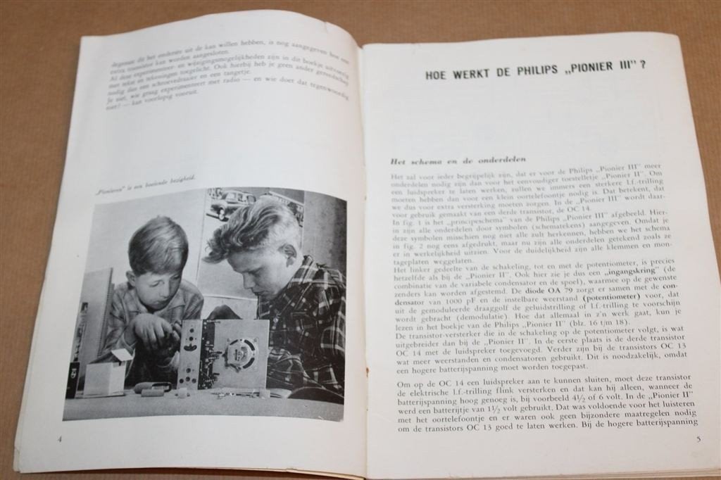 Philips Pionier III — Transistorradio Handleiding 1959, Ophalen of Verzenden, Gelezen