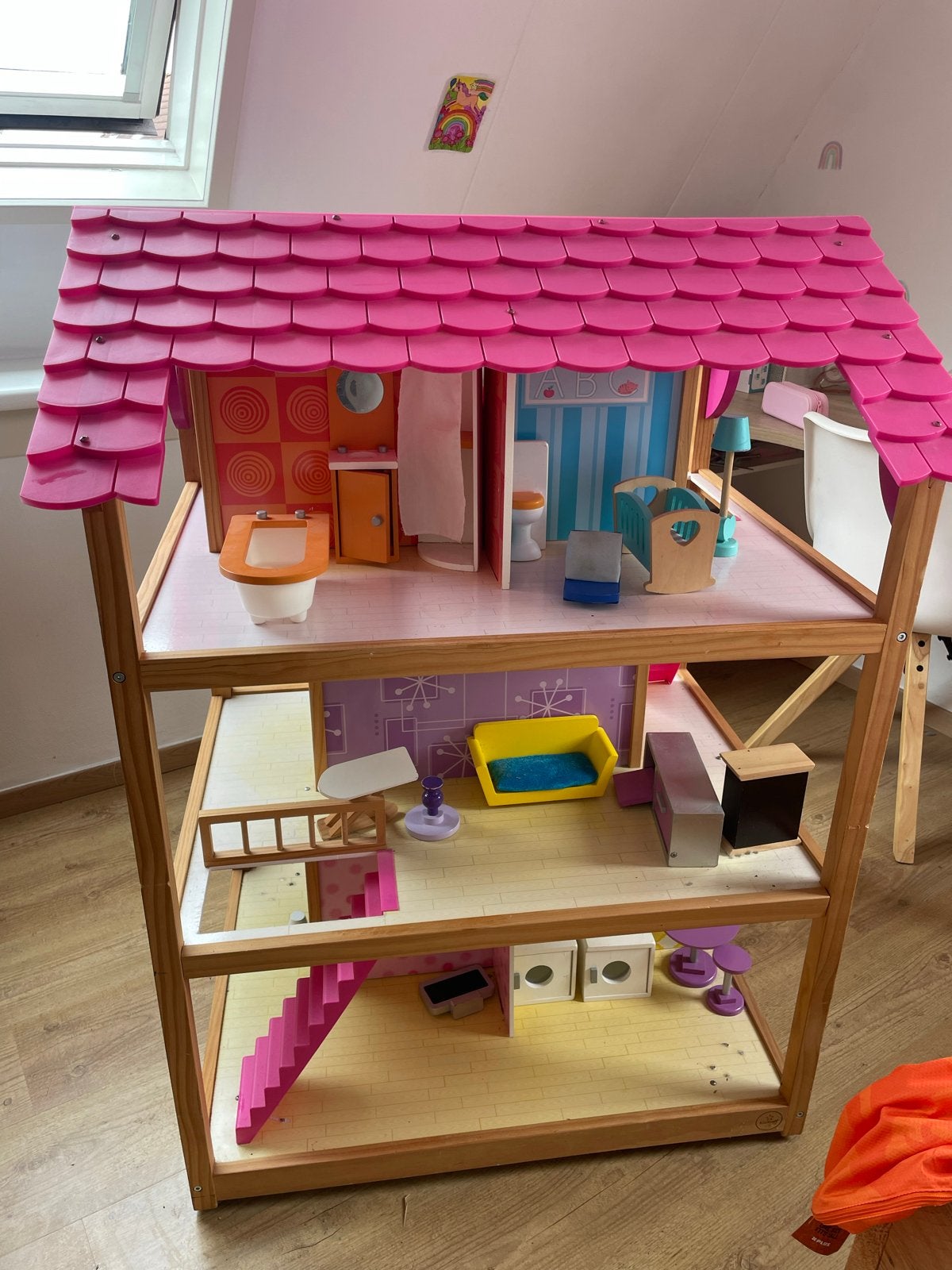 Groot Barbie poppenhuis met veel accessoires en Barbies, Ophalen, Gebruikt, Barbie