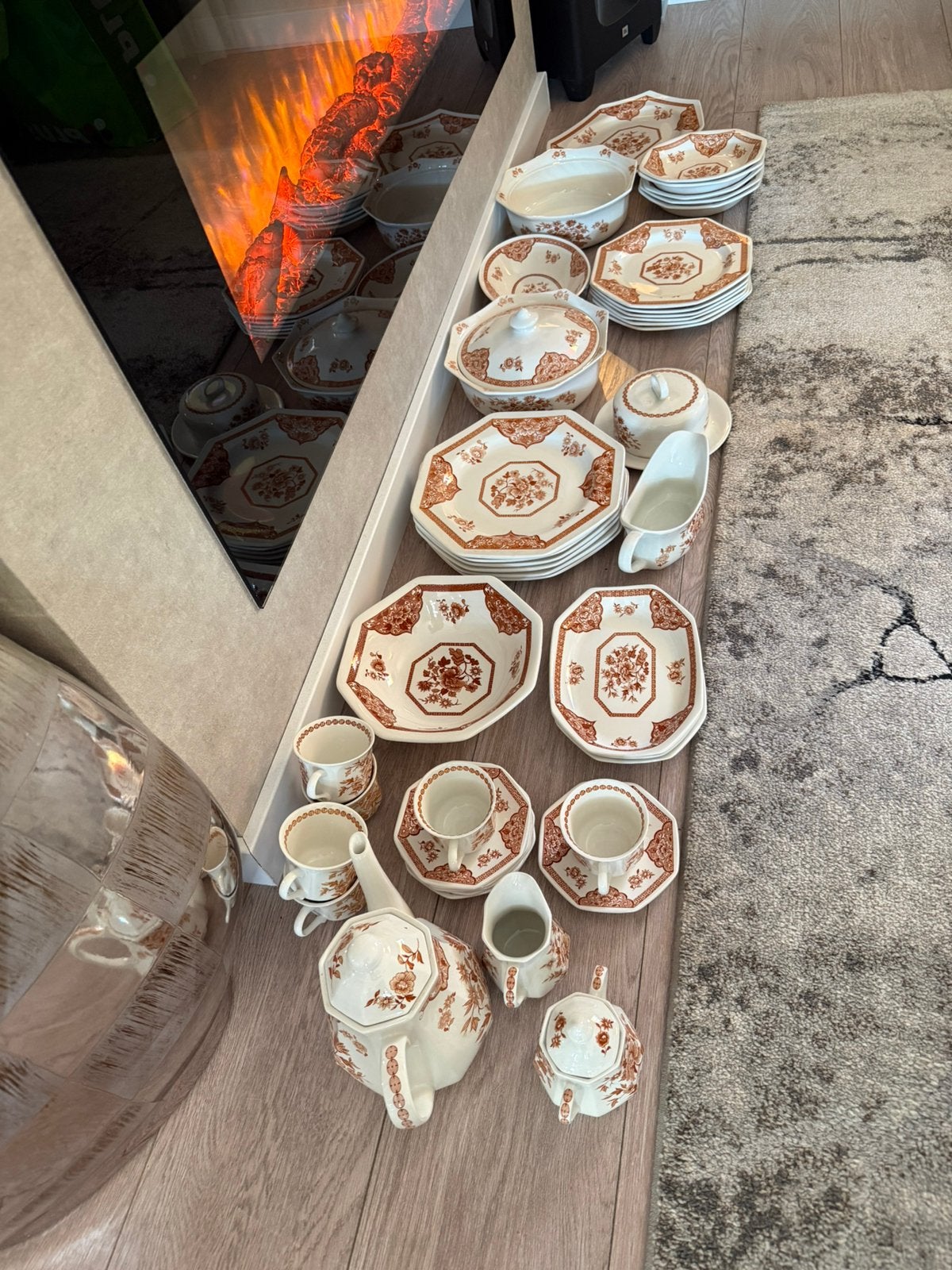 40€ dit weekend! Servies Royal Stafford  46 delige set, Hobby en Vrije tijd, Feestartikelen, Ophalen, Nieuw