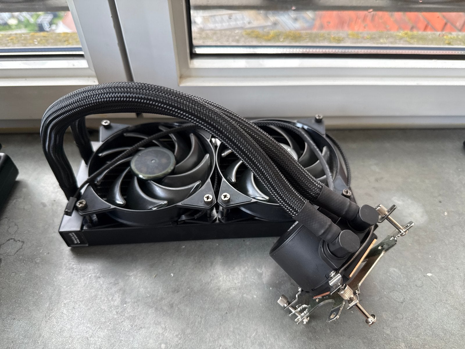 Cooler Master Liquid 240 AIO Waterkoeling, Computers en Software, Computerkoelers, Gebruikt, Waterkoeling, Ophalen of Verzenden