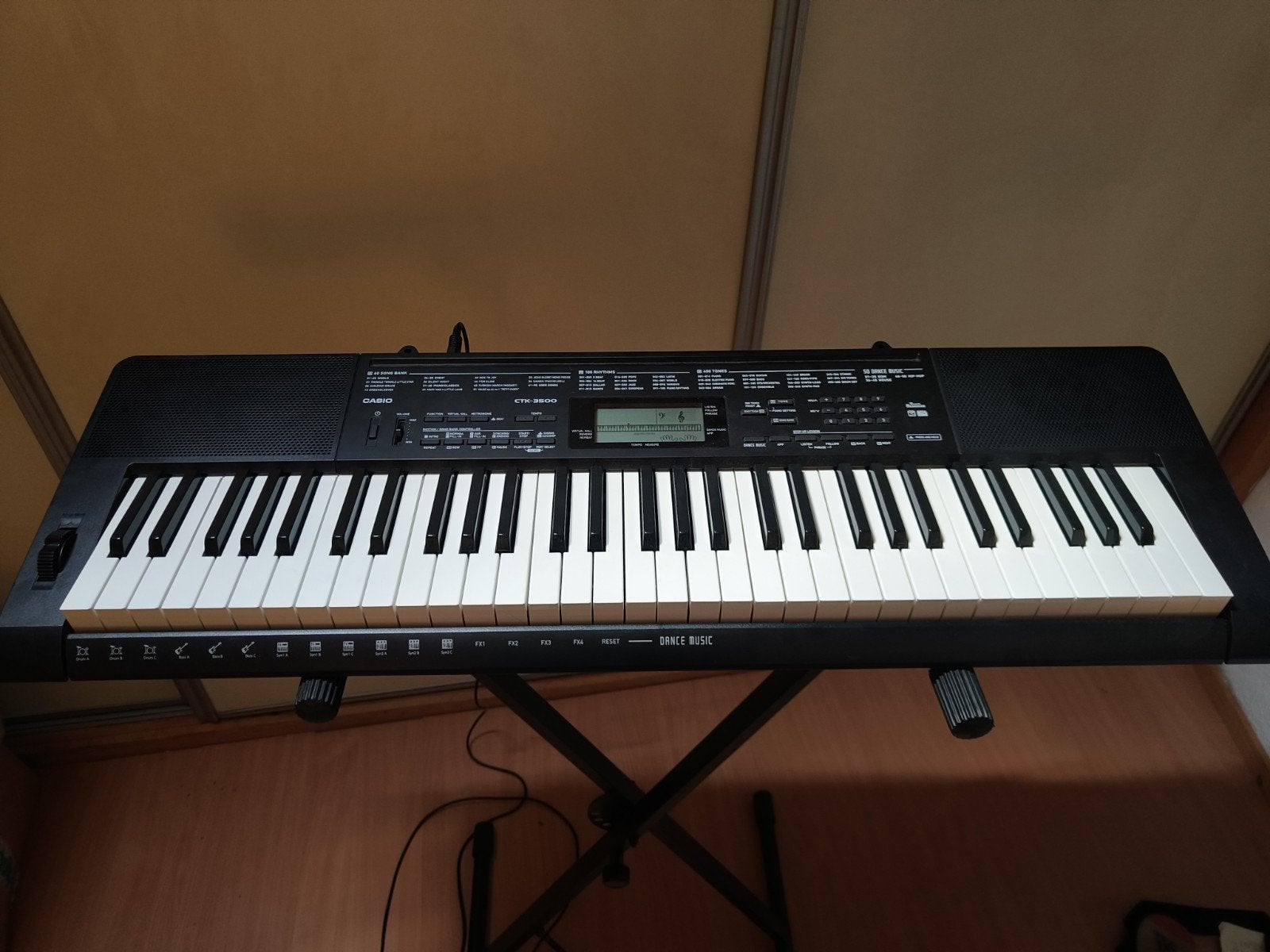 Casio CTK-3500 Keyboard met standaard en pedaal, Ophalen, Casio, 61 toetsen, Midi-aansluiting