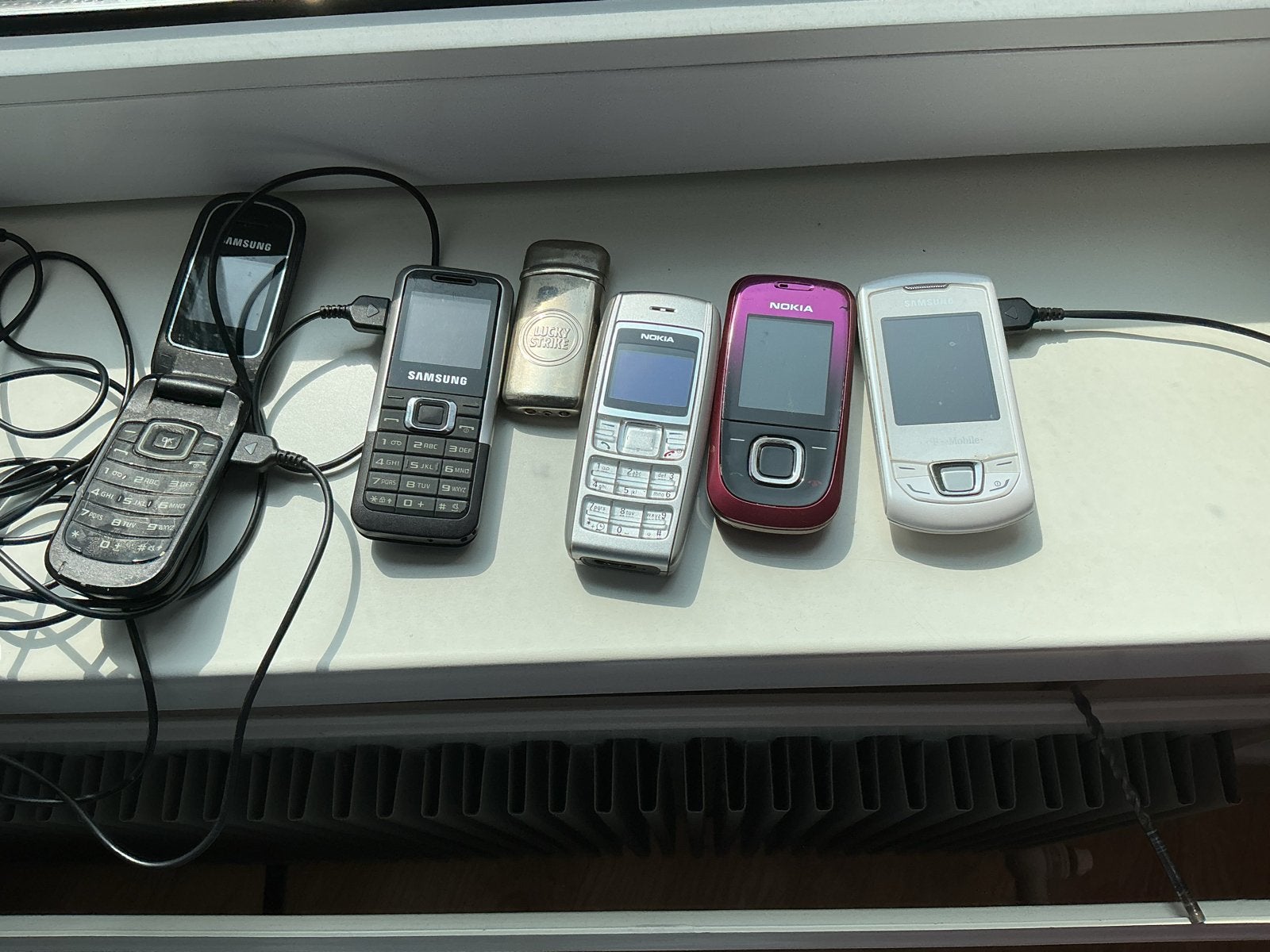 Verschillende oude mobiele telefoons (Nokia, Samsung), Gebruikt, Ophalen of Verzenden, Minder dan 3 megapixel, Klassiek of Candybar