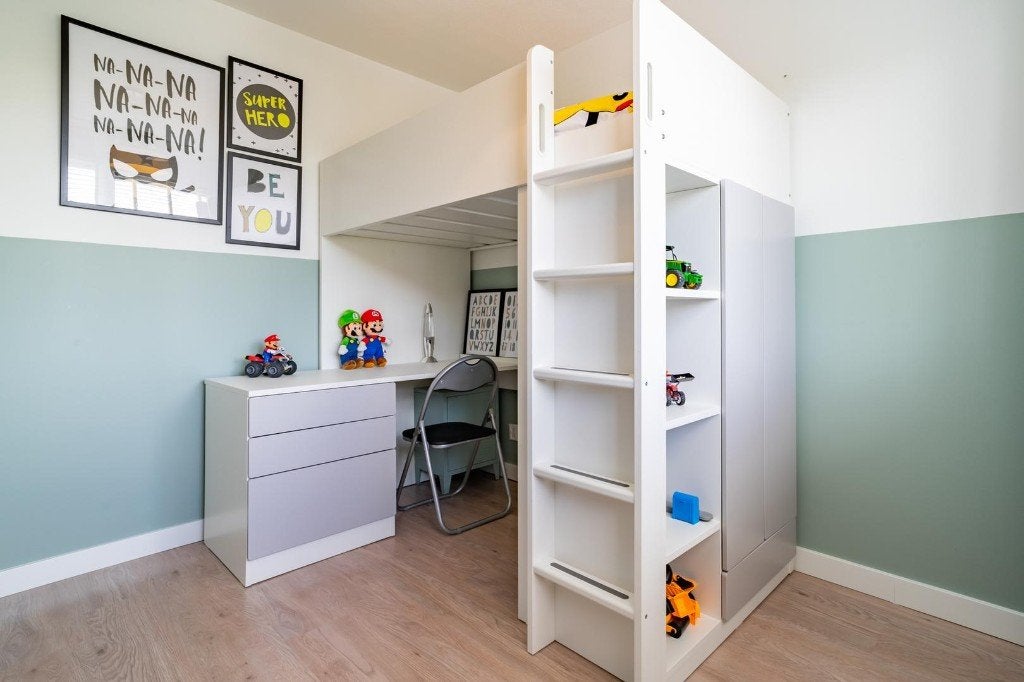 Hoogslaper SMÅSTAD IKEA, Kinderen en Baby's, Kinderkamer | Stapelbedden en Hoogslapers, Ophalen, Zo goed als nieuw, Hoogslaper