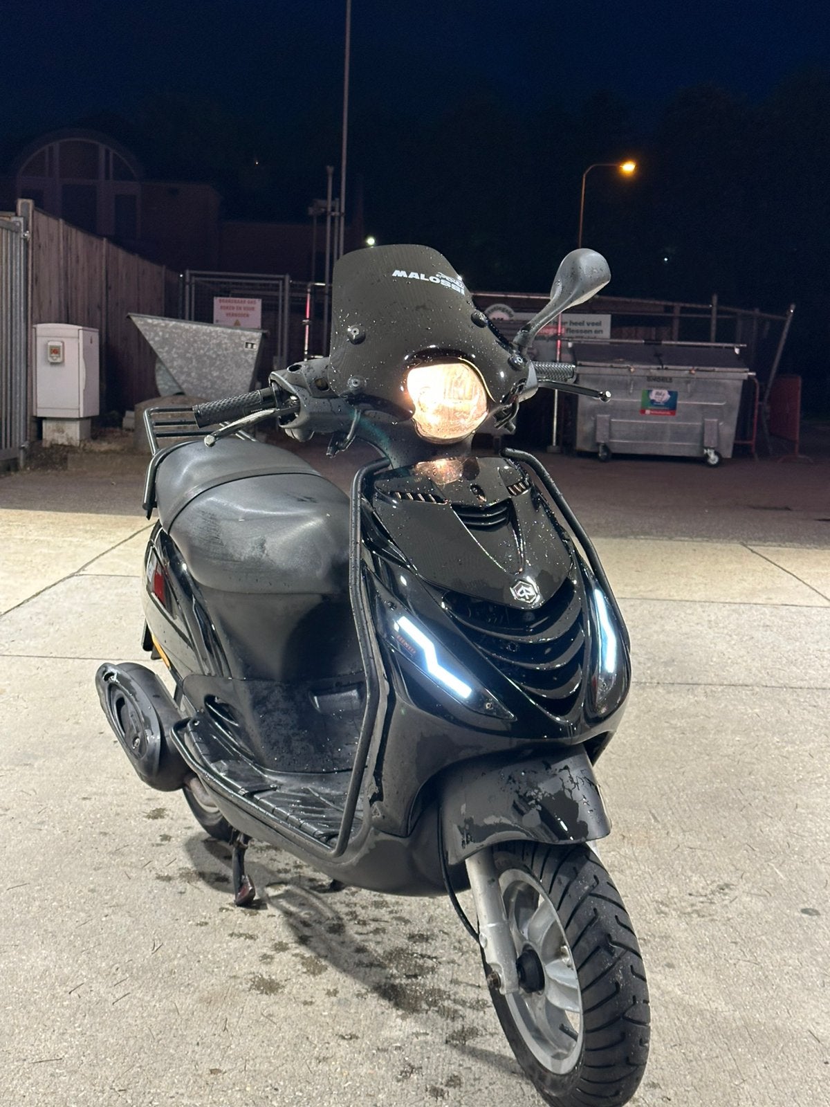 Piaggio zip SP Brom 2010 - incl volledige onderhoudsbeurt, Fietsen en Brommers, Ophalen, Zo goed als nieuw, Benzine, Zip