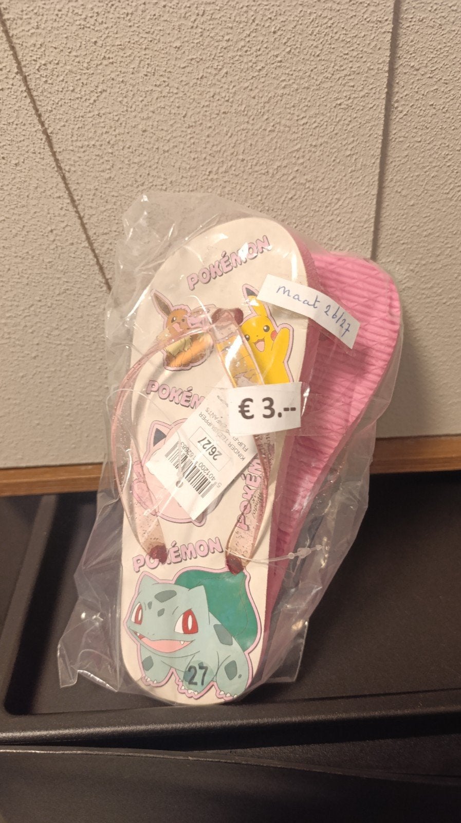 Nieuwe Pokémon slippers maat 26/27, Meisje, Overige typen, Nieuw, Ophalen of Verzenden
