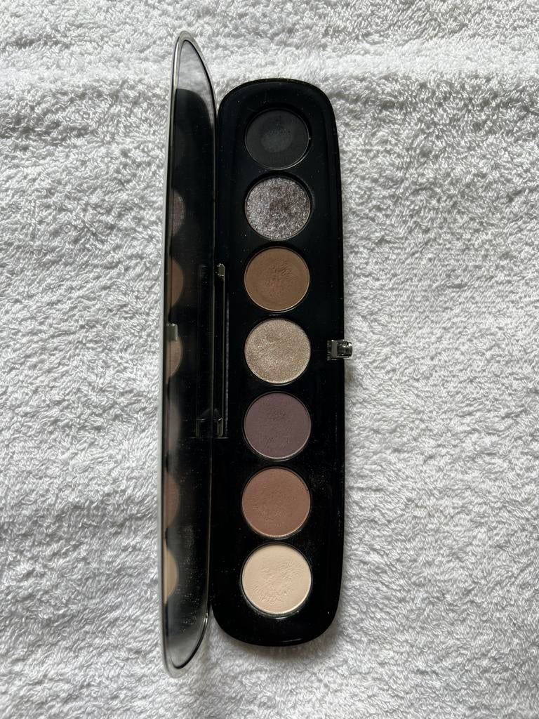 Marc Jacobs Eye-Conic Multi Finish Eyeshadow Palette 820, Ophalen, Zo goed als nieuw, Make-up, Overige kleuren