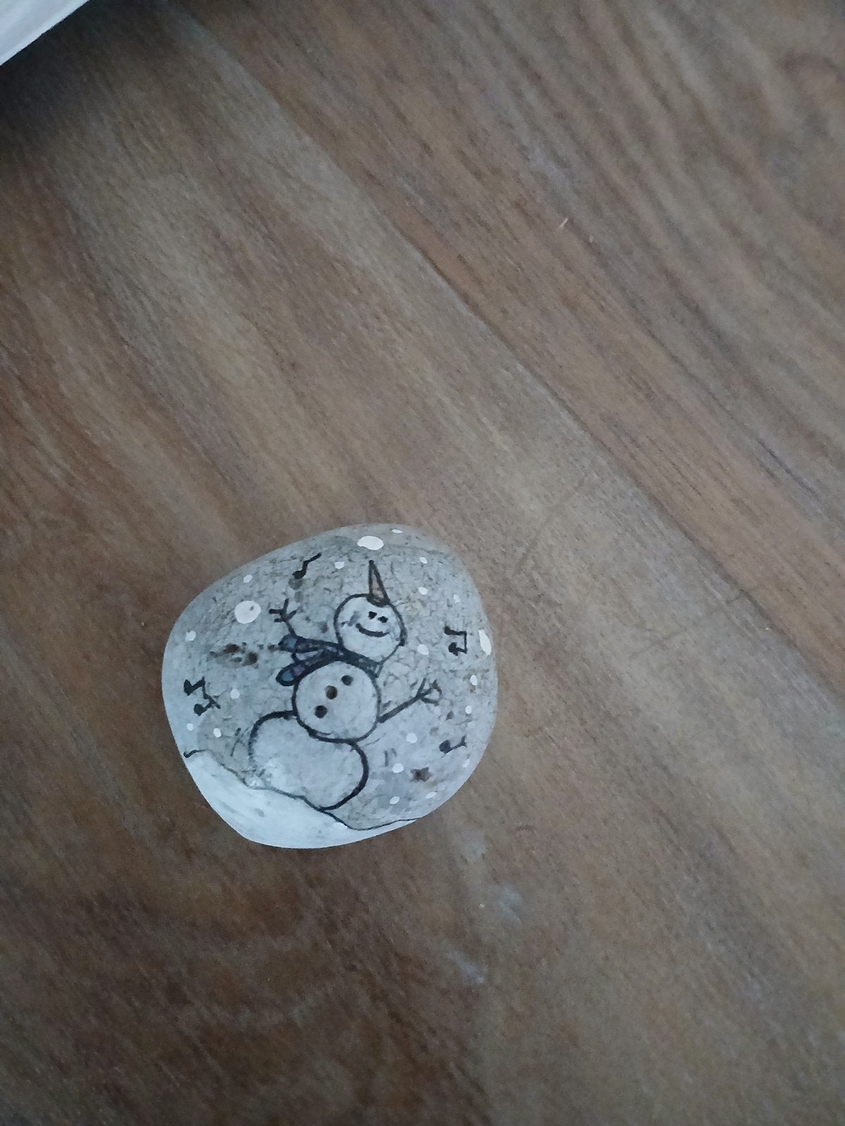 Mooie handgeschilderde steen met sneeuwpop of tekst, Ophalen of Verzenden, Nieuw