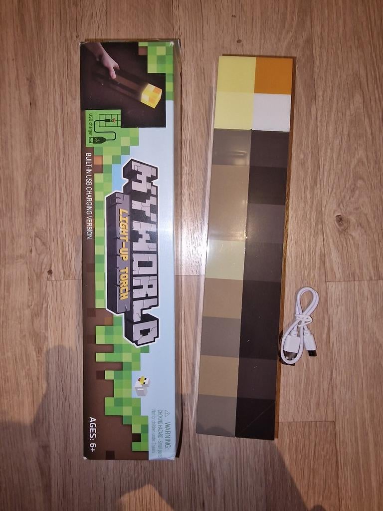 Minecraft Light-Up Torch - USB Oplaadbaar, Ophalen of Verzenden, Nieuw, Overige typen