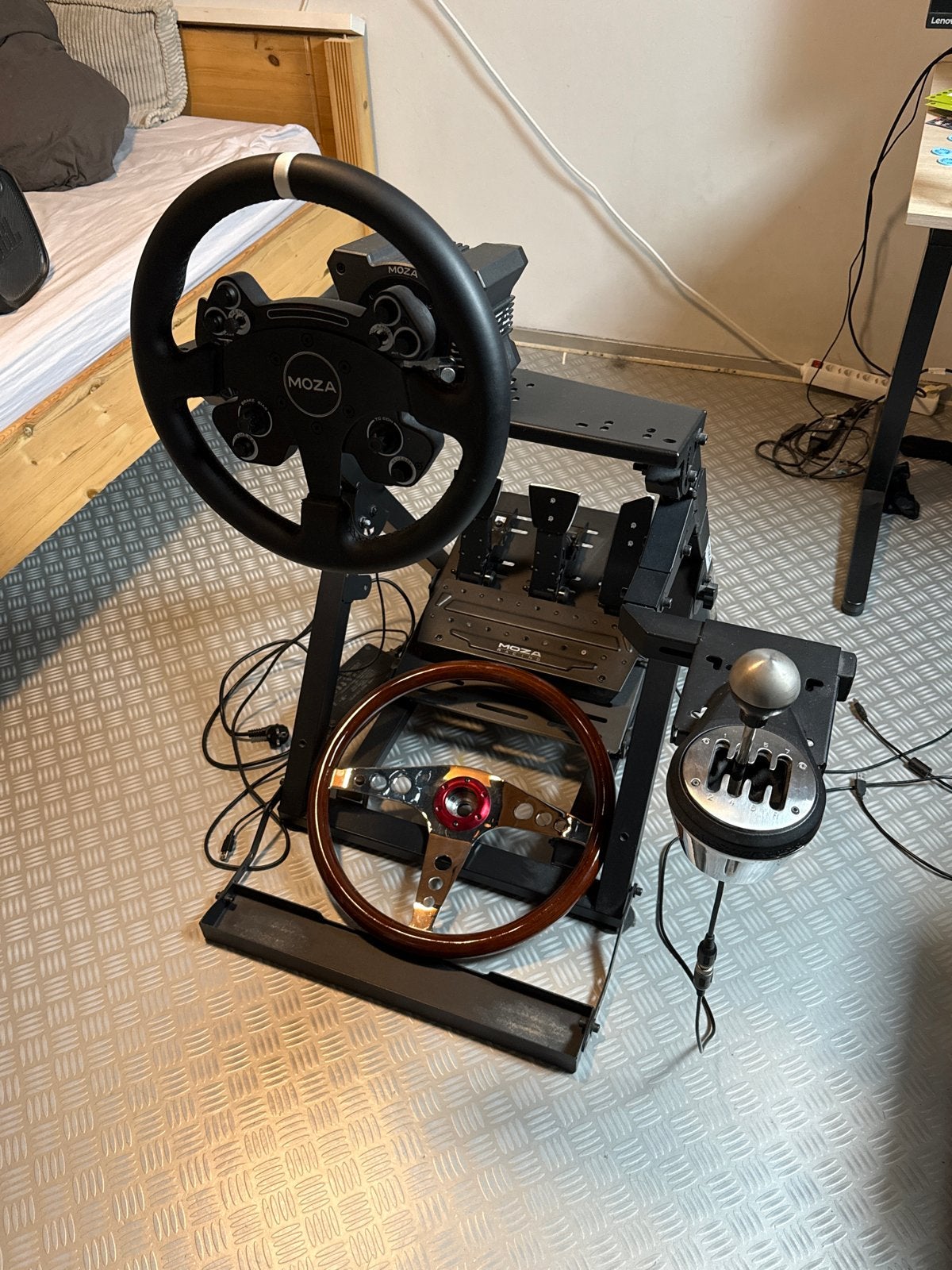 Moza sim racing cockpit - R9 Wheelbase, Pedalen, Shifter, Ophalen, Zo goed als nieuw
