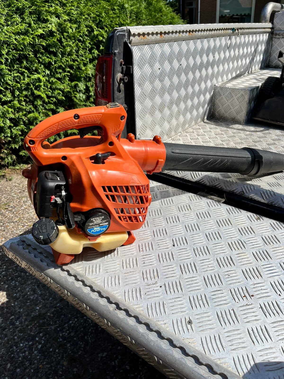 Te koop: Hitachi RB 24 EAP bladblazer, izgs,zie omschrijving, Tuin en Terras, Bladblazers, Ophalen, Zo goed als nieuw, Benzine
