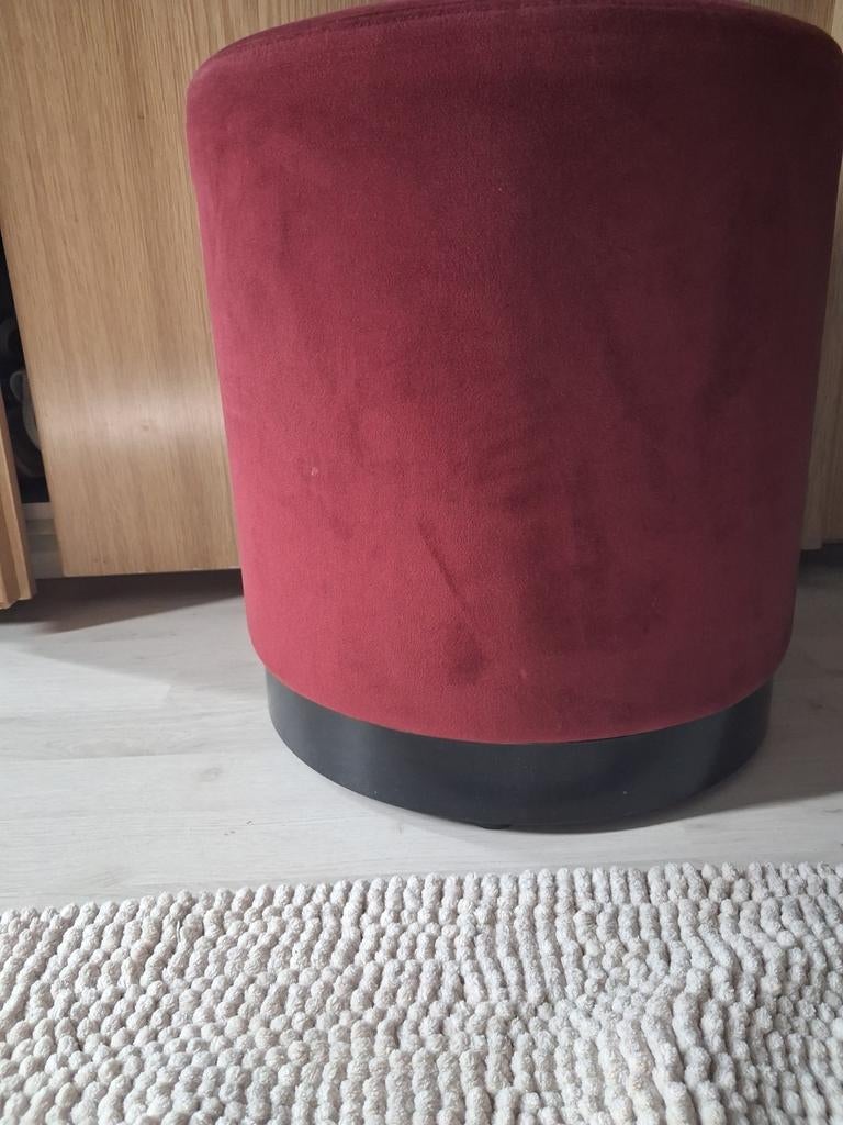 Poef  bordeauxrood 40 cm hoog 37 doorsnee, Huis en Inrichting, Banken | Voetenbanken en Poefen, Ophalen, Minder dan 50 cm, Rond