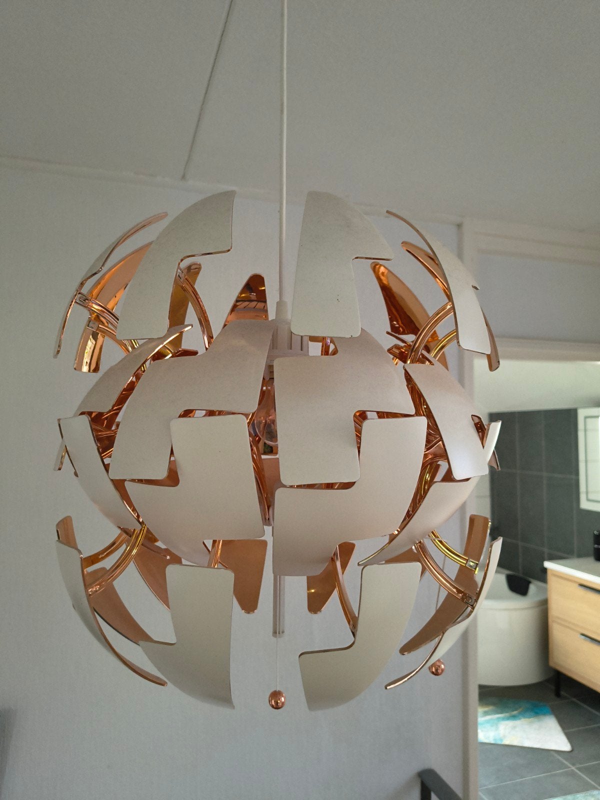 Ikea hanglampen 2 stuks, Ophalen, Kunststof, E27 (groot), Zo goed als nieuw