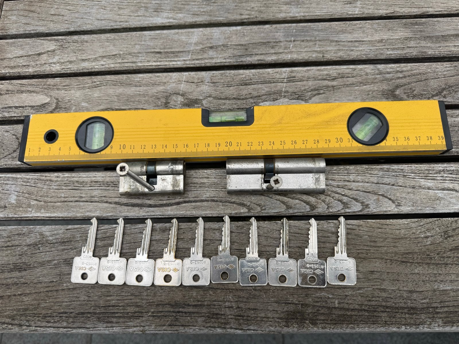 Gebruikte cilinders 6 en 8,5 cm met 10 originele sleutels, Ophalen of Verzenden, Gebruikt, Slot
