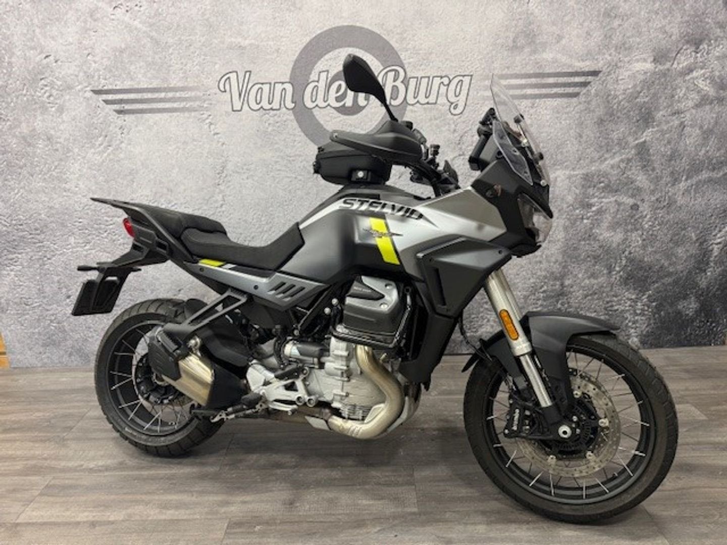 MOTO GUZZI STELVIO PFF, 2 cilinders, Motorrijbewijs A, Bedrijf, Onbekend