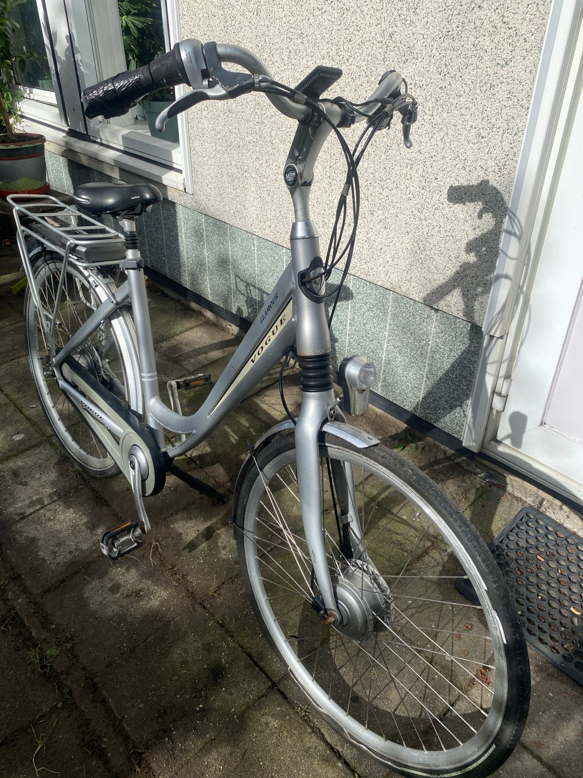 Vogue Glamour E-bike (defect) met goed werkende accu, Ophalen, Gebruikt, Overige merken