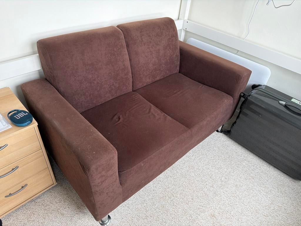 Comfortabele bruine tweepersoonsbank, Ophalen of Verzenden, Zo goed als nieuw, Stof