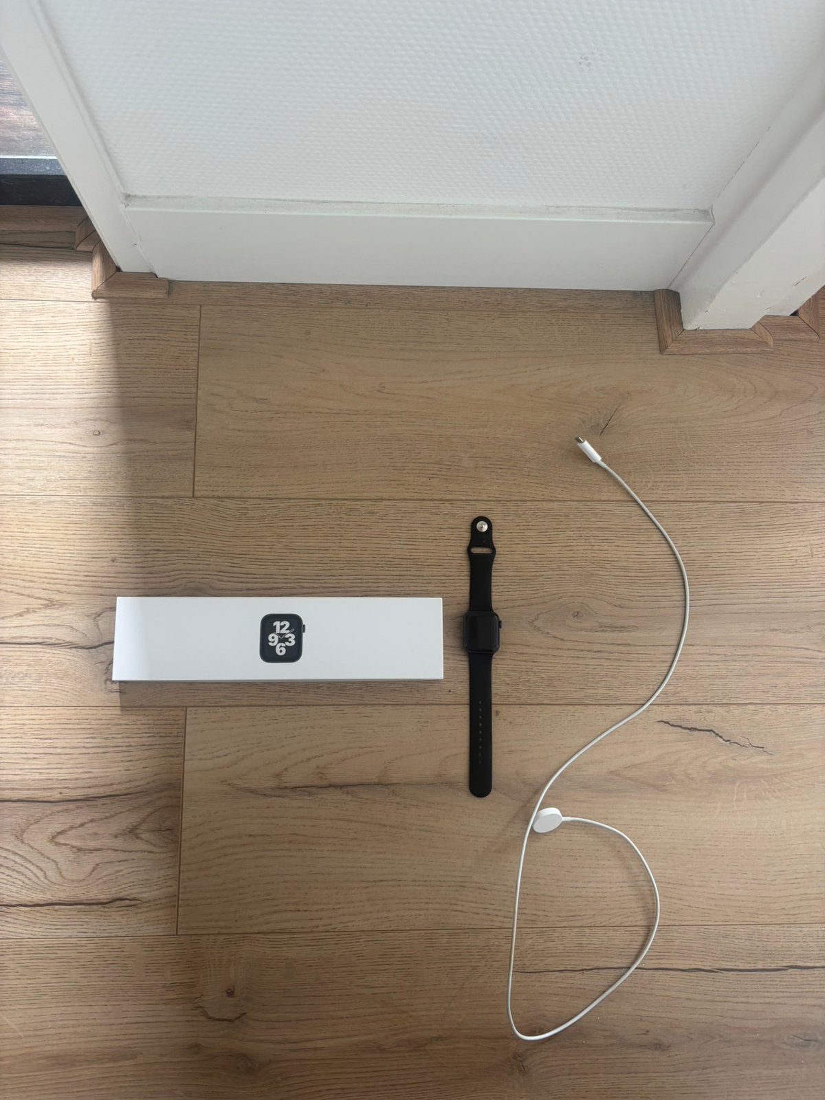 Apple watch SE 40 MM!!, Ophalen of Verzenden, Zo goed als nieuw, Zwart, IOS