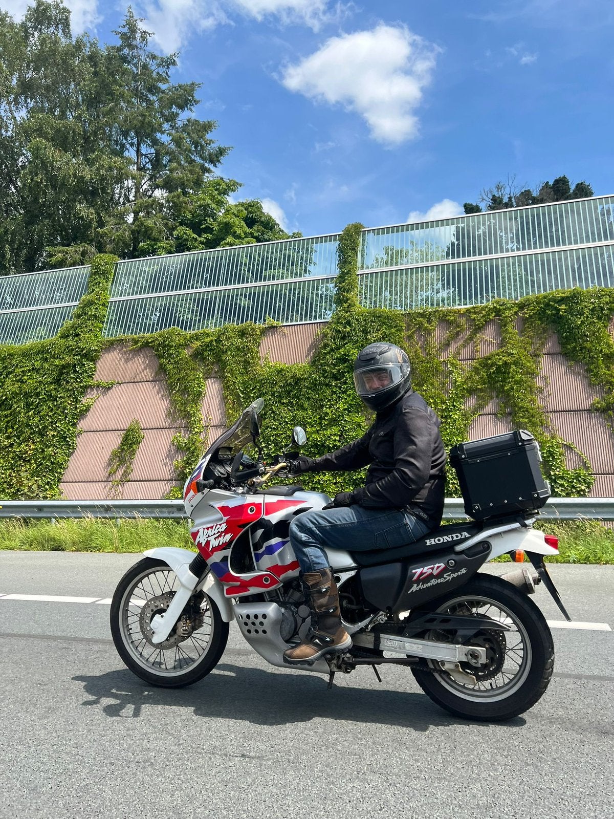 Technisch goede Honda XRV750 Africa twin., 2 cilinders, Gebruikt, Particulier, Toermotor