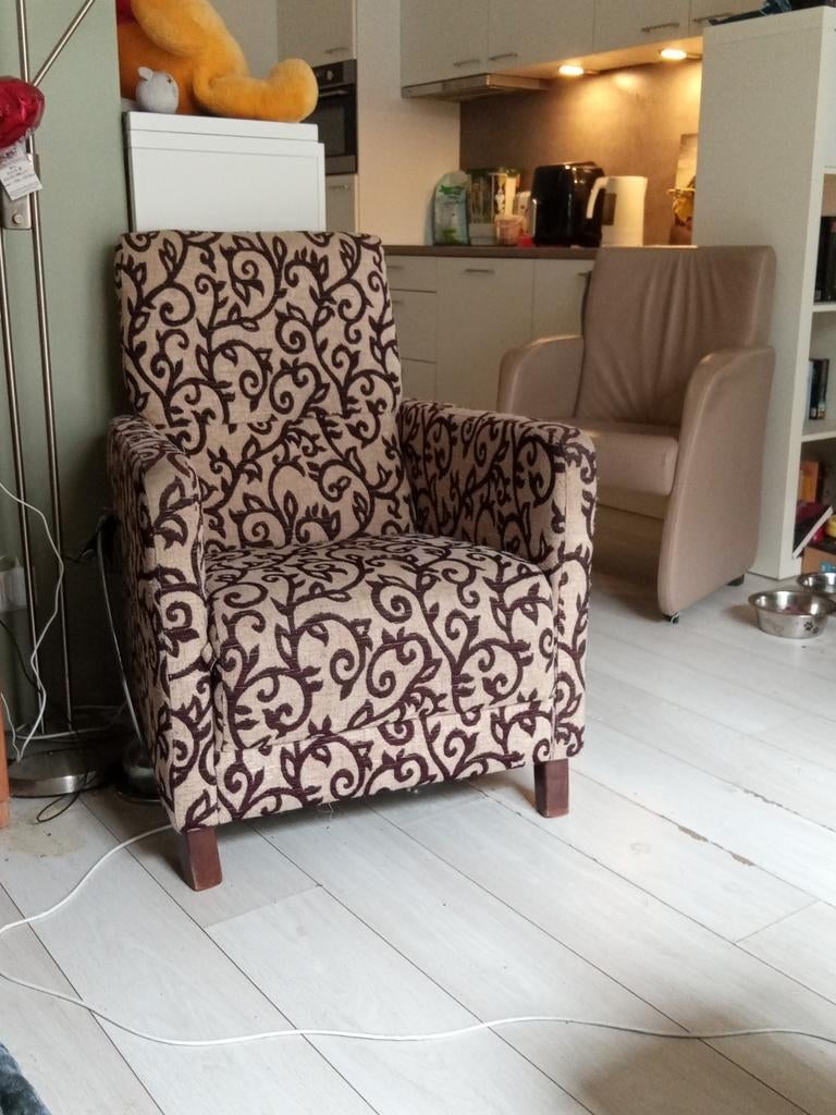 Ruime fauteuil T.E.A.B, Ophalen, 75 tot 100 cm, Zo goed als nieuw, 75 tot 100 cm