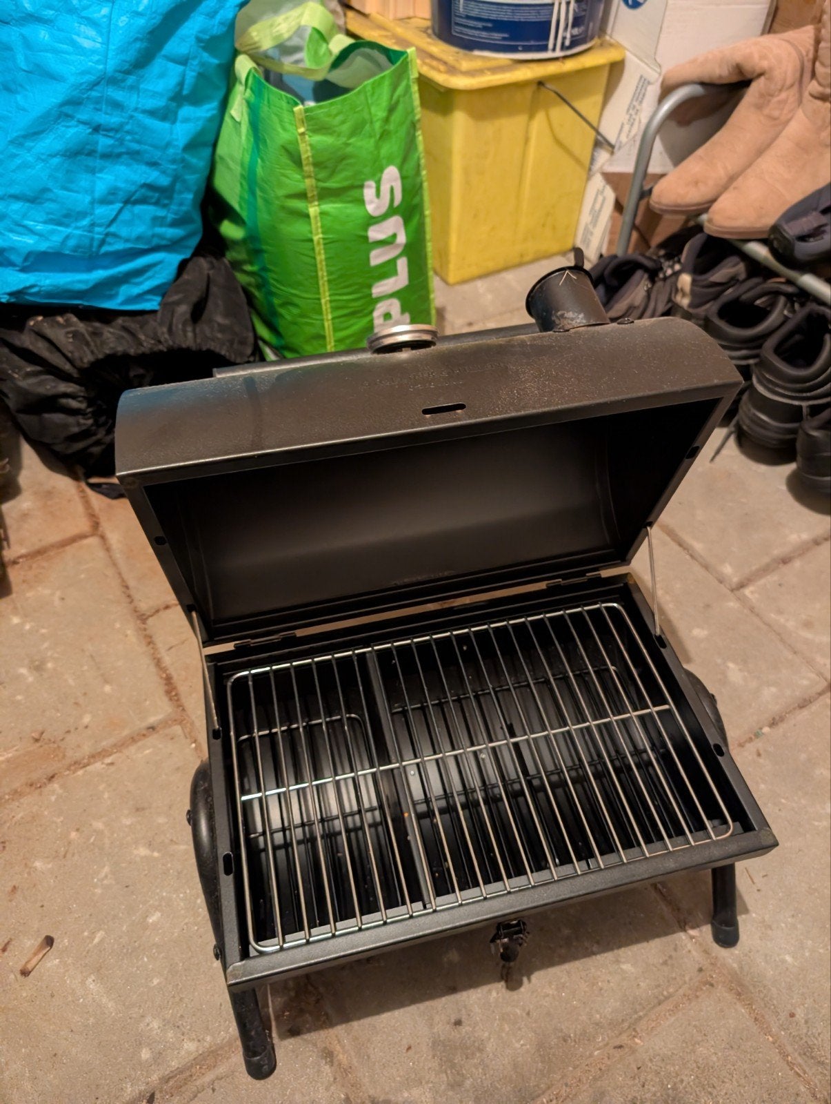 Mini BBQ met thermometer en gratis briketten (40x30), Ophalen, Zo goed als nieuw