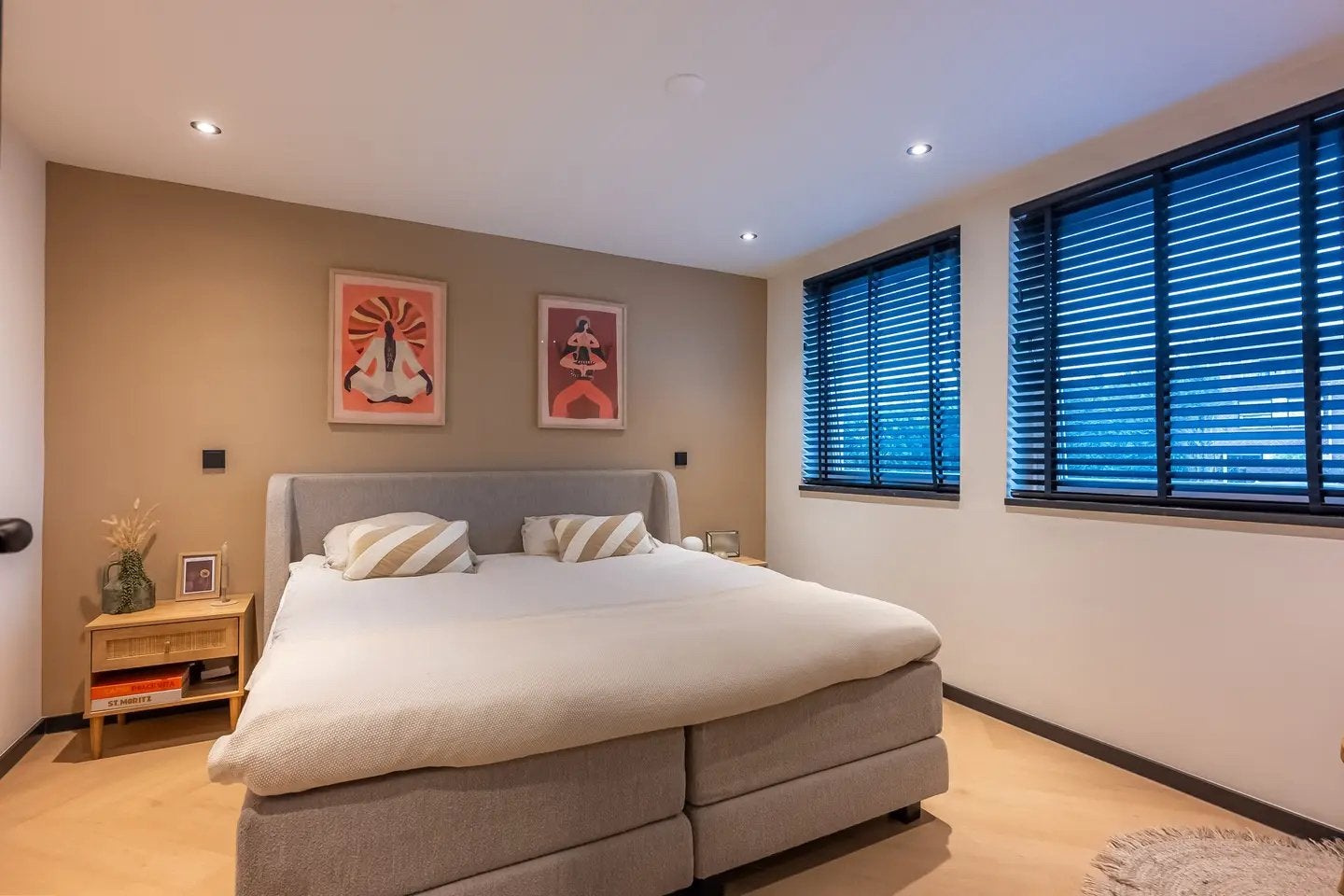 SwissSense Tweepersoons Boxspring Bed - Zo goed als nieuw