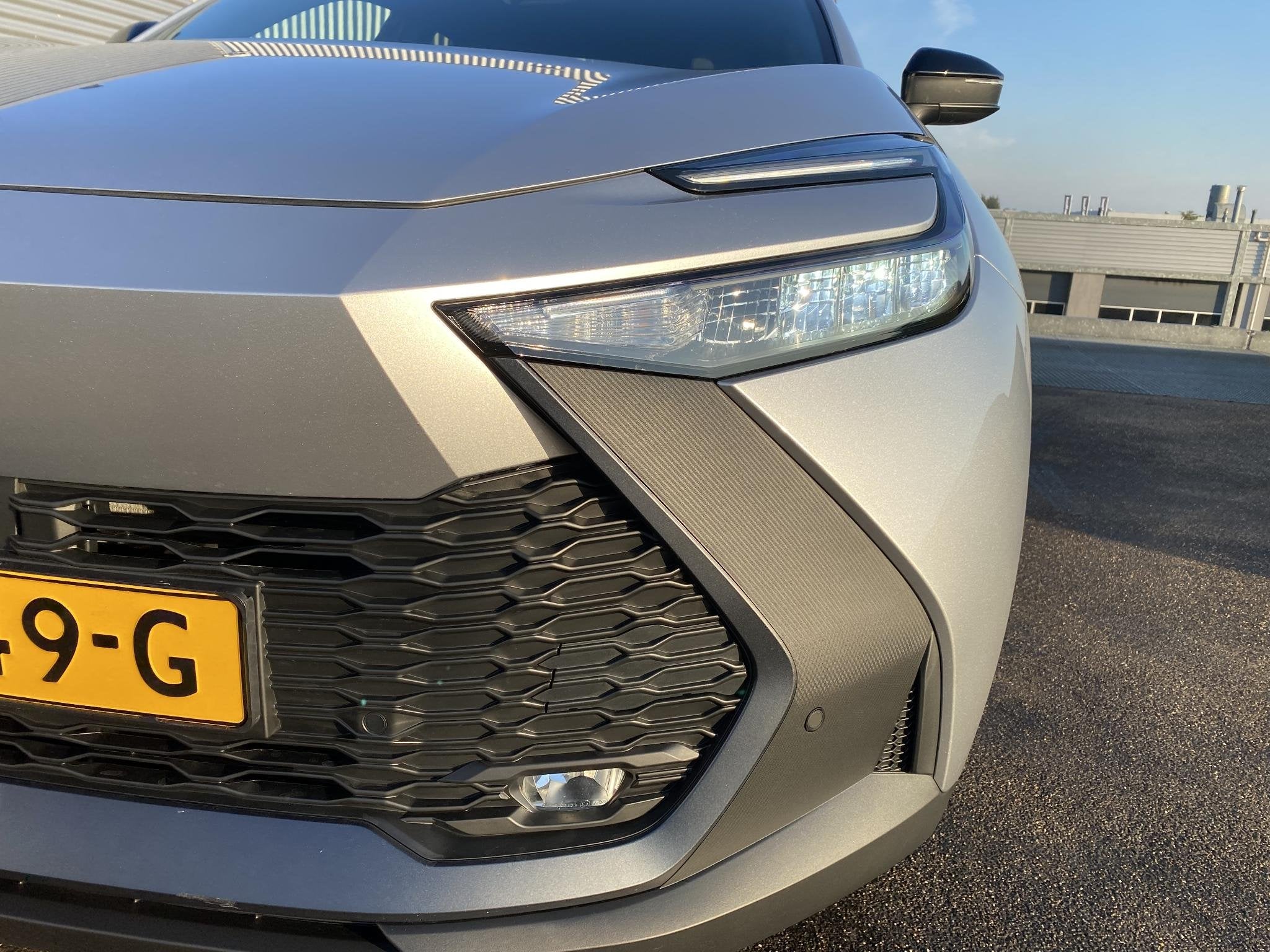 Toyota C-HR 1.8 Hybrid 140 Dynamic Nieuw geleverd! incl. o.a, Auto's, Stof, 4 cilinders, Origineel Nederlands, Bedrijf