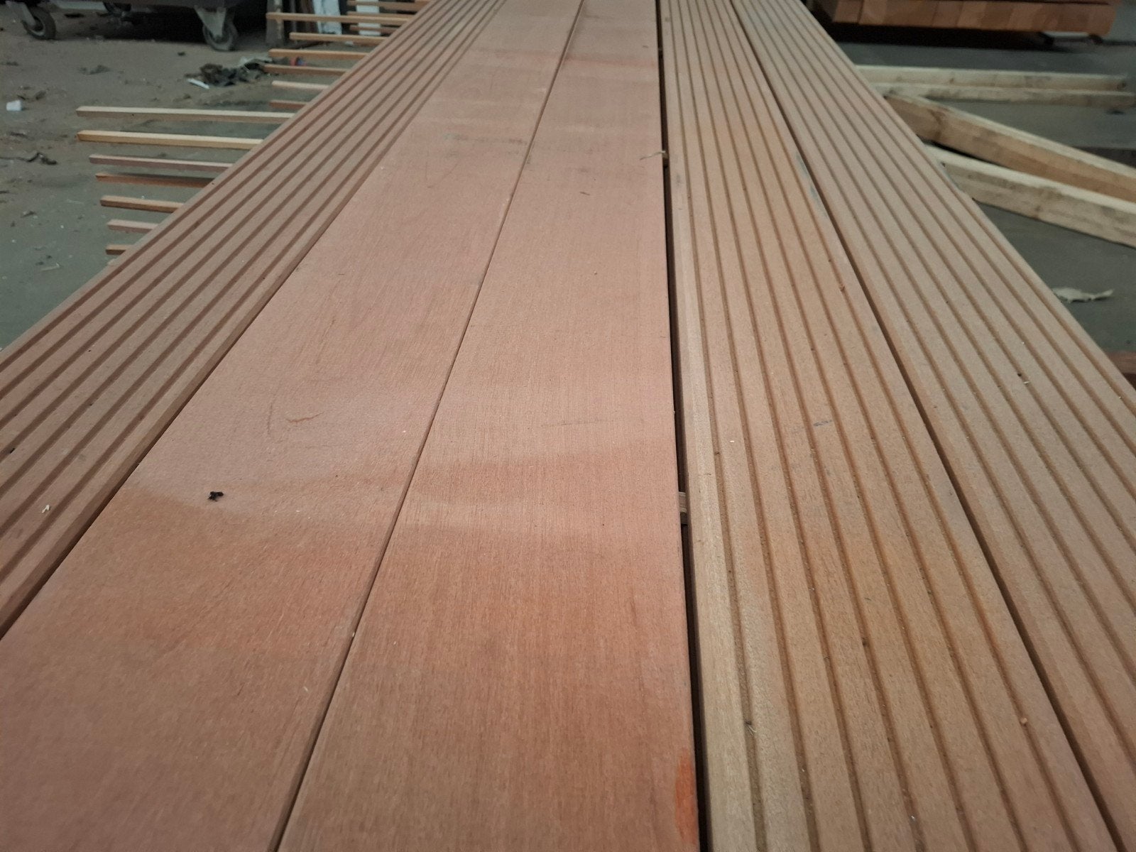 Partij 68 st hardhout vlonderplanken 245 cm bezorgen mogelij, Tuin en Terras, Terrasdelen en Vlonders, Ophalen, Nieuw, A, Hout