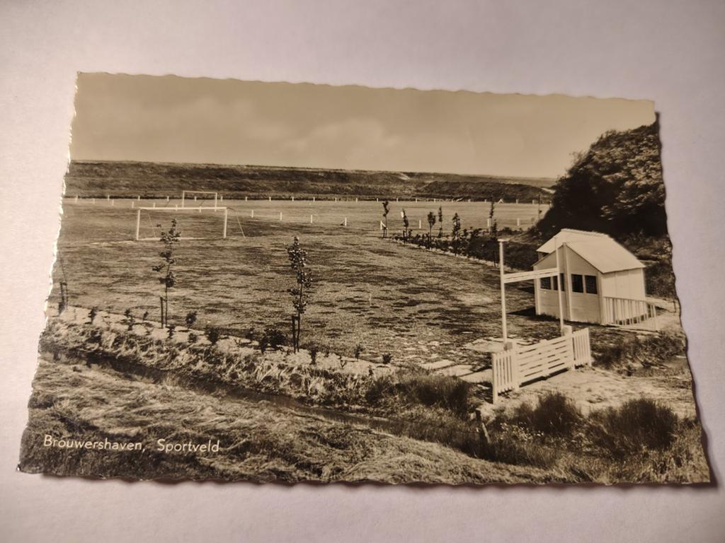Brouwershaven Sportveld, Ophalen of Verzenden