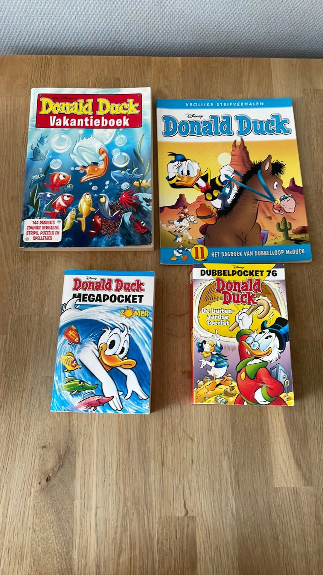 4 Donald Duck stripboeken, Meerdere stripboeken, Ophalen of Verzenden, Gelezen